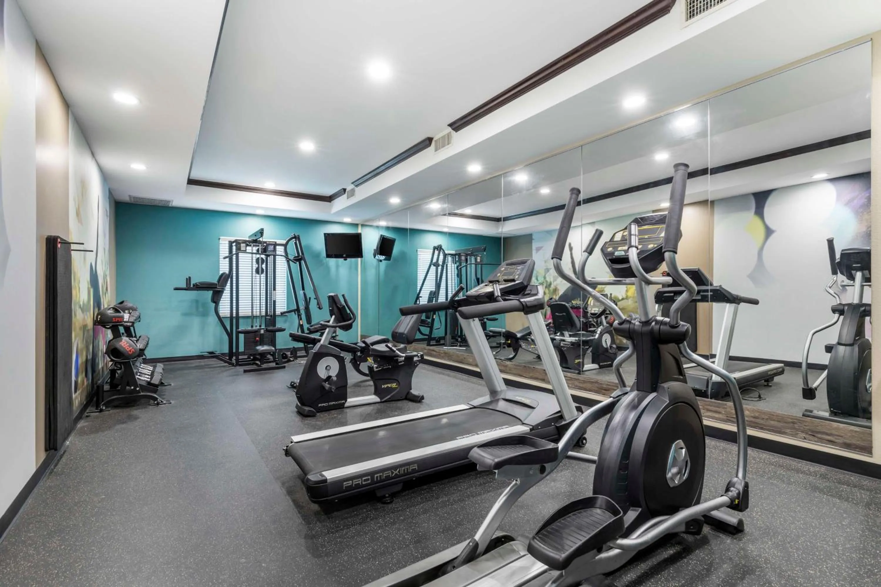 Fitness centre/facilities in Best Western Plus Longhorn Inn & Suites