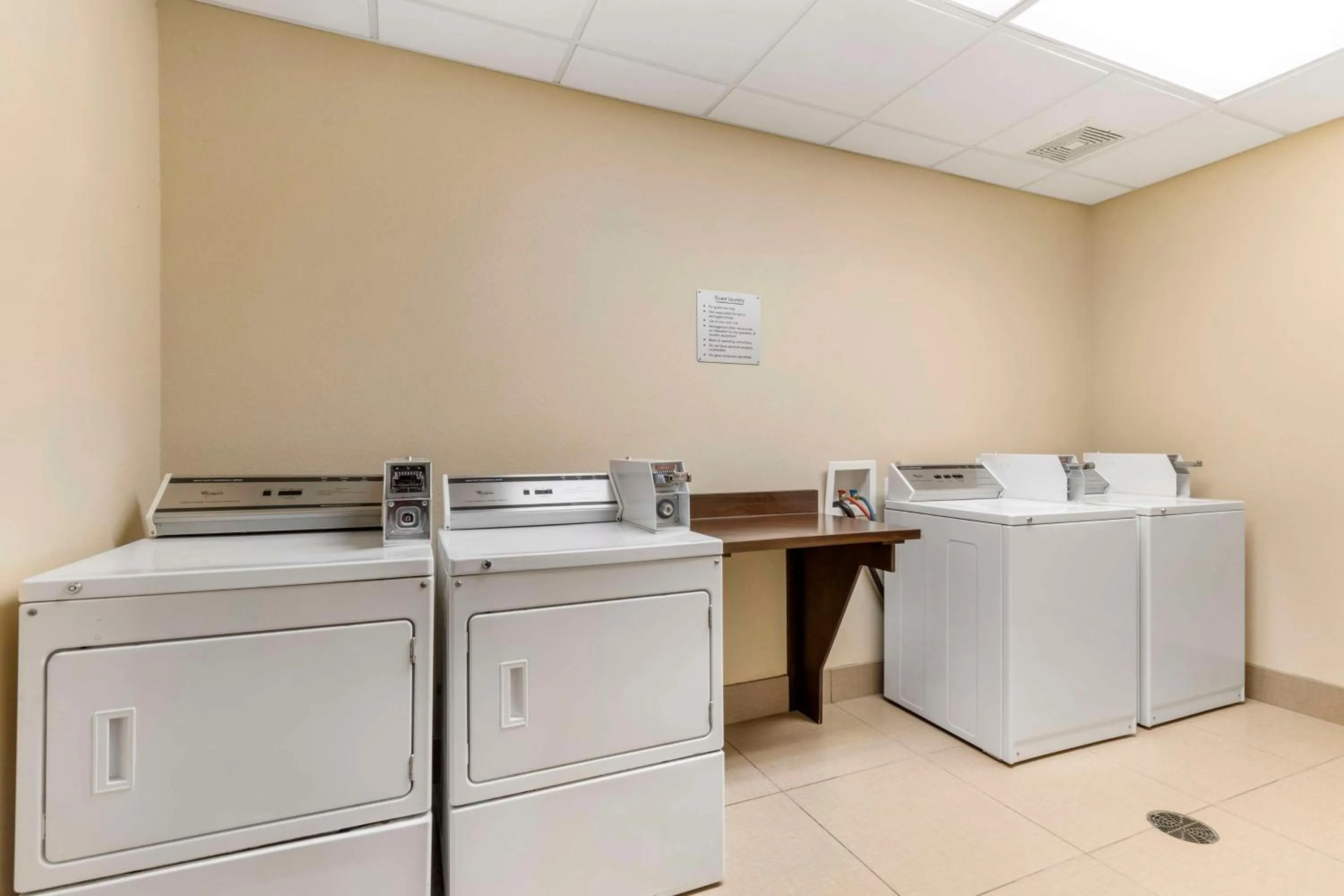 laundry in Best Western Plus Longhorn Inn & Suites
