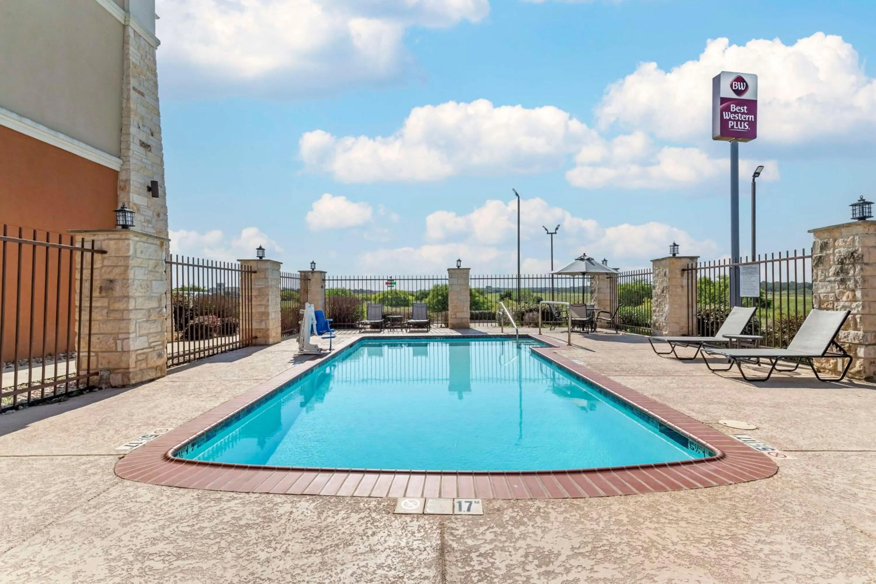 Pool view in Best Western Plus Longhorn Inn & Suites
