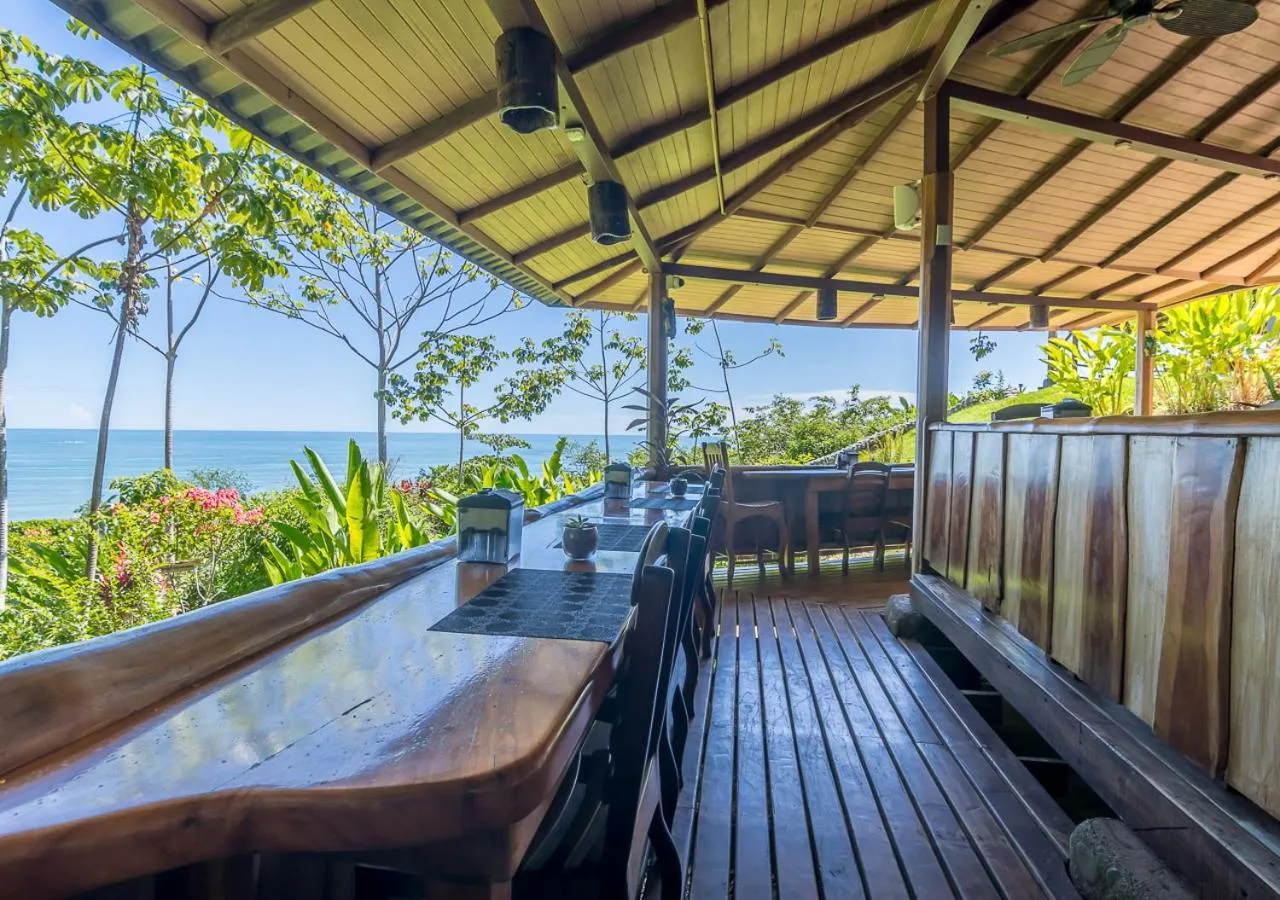 Restaurant/places to eat in La Cusinga Lodge