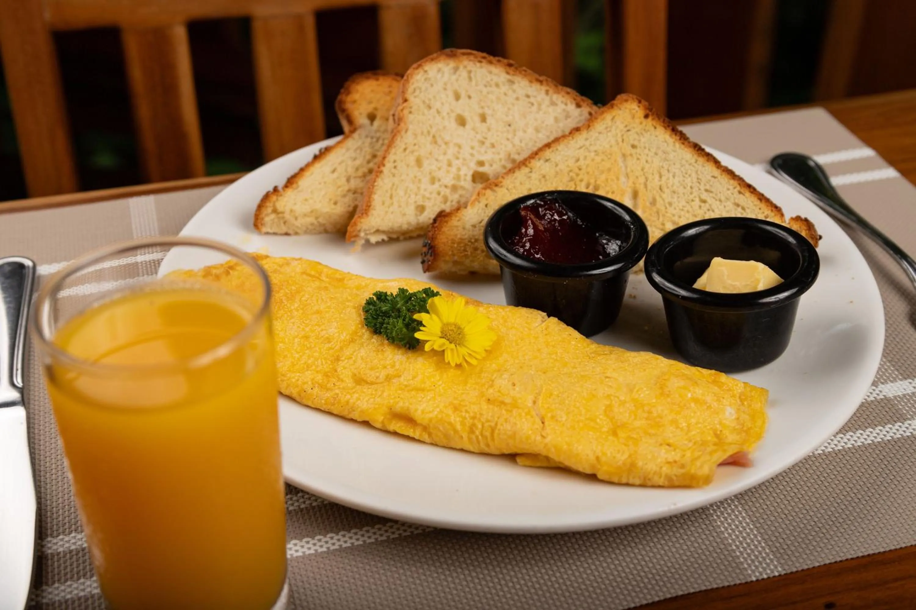 Restaurant/places to eat in La Cusinga Lodge