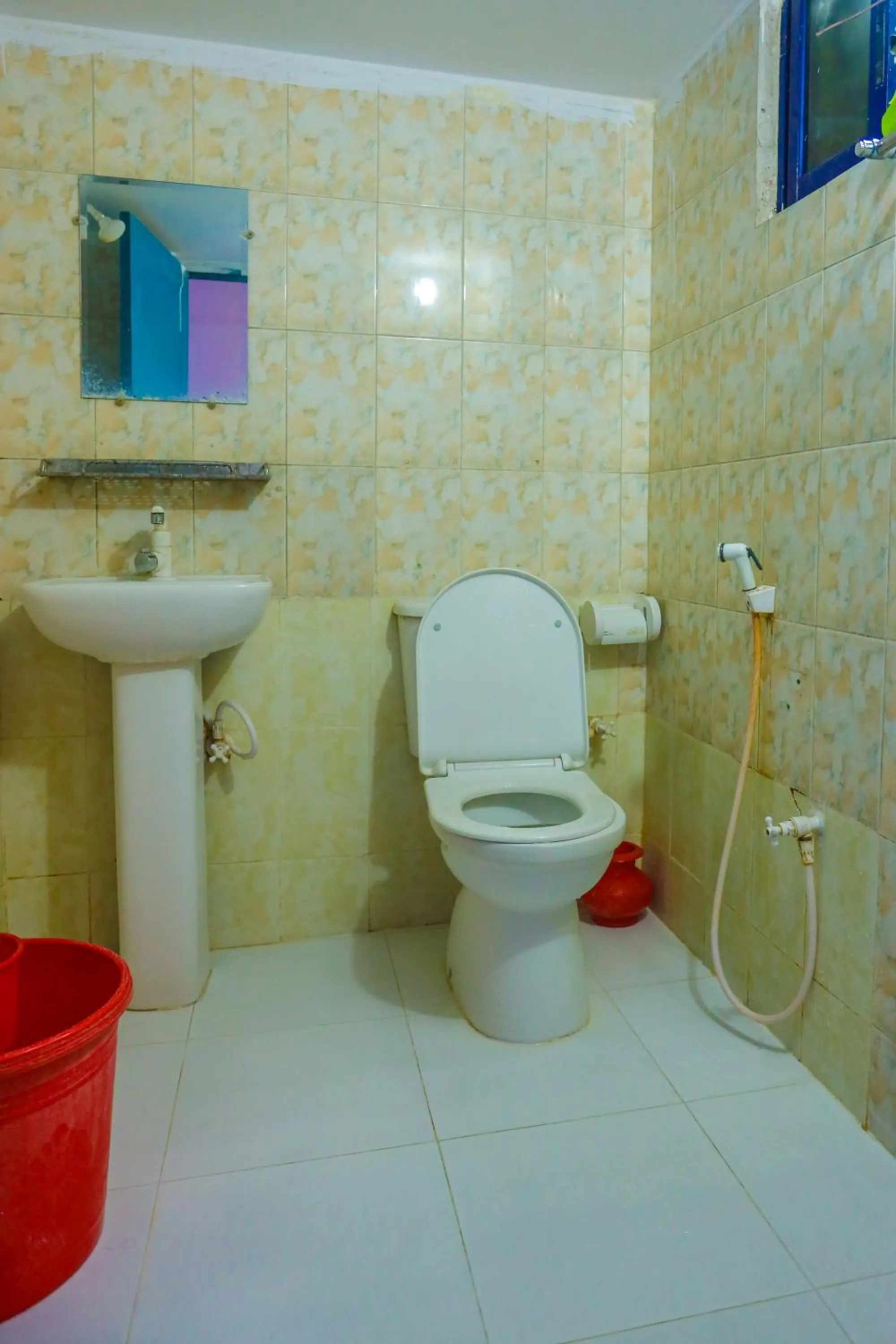 Toilet in Hotel City International Green Road