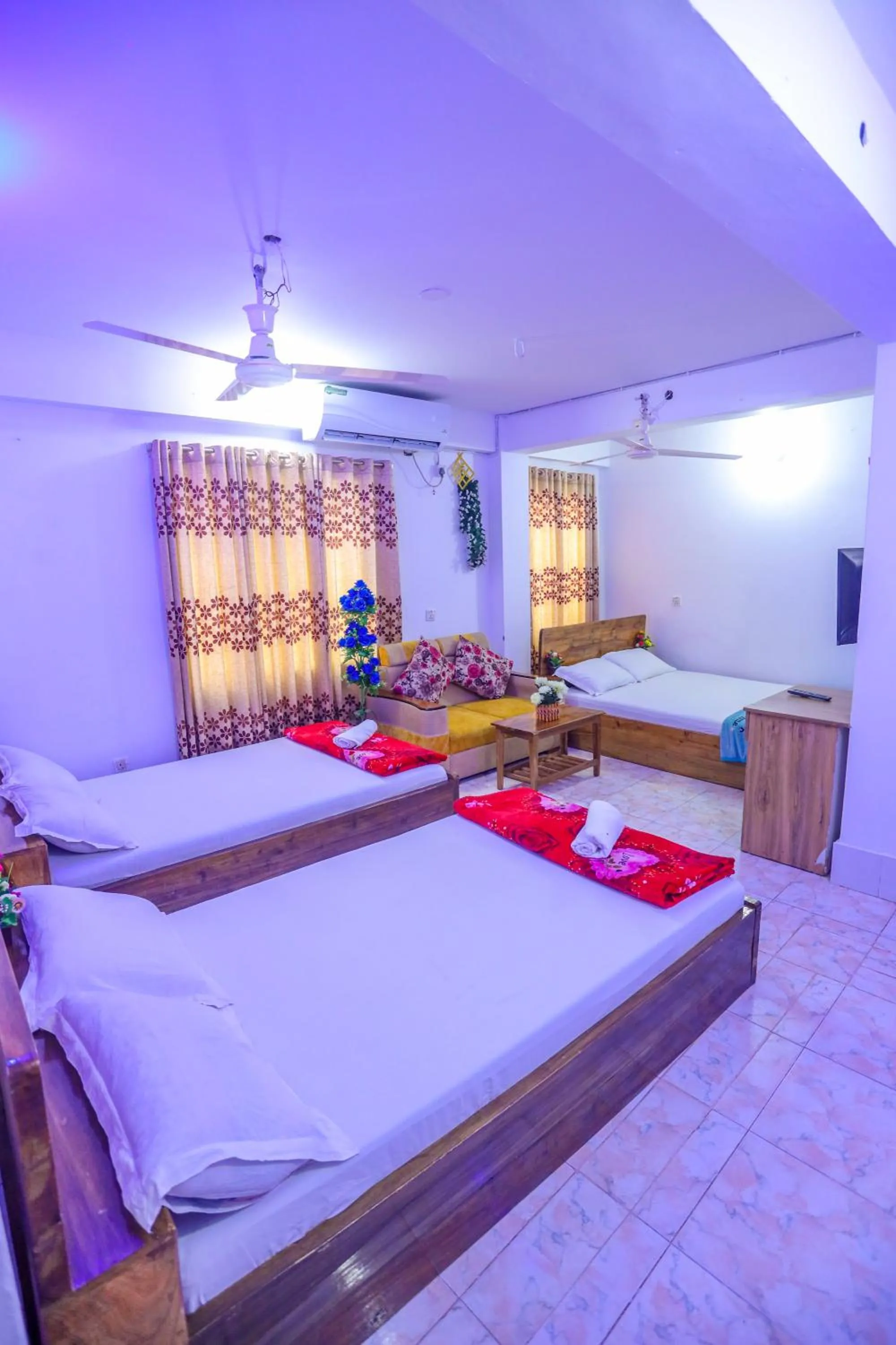 Bed in Hotel City International Green Road