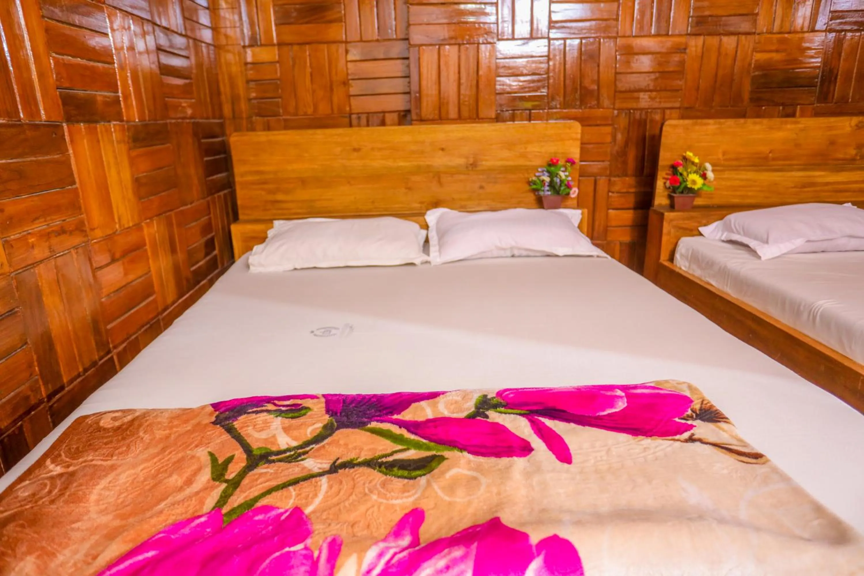 Bed in Hotel City International Green Road