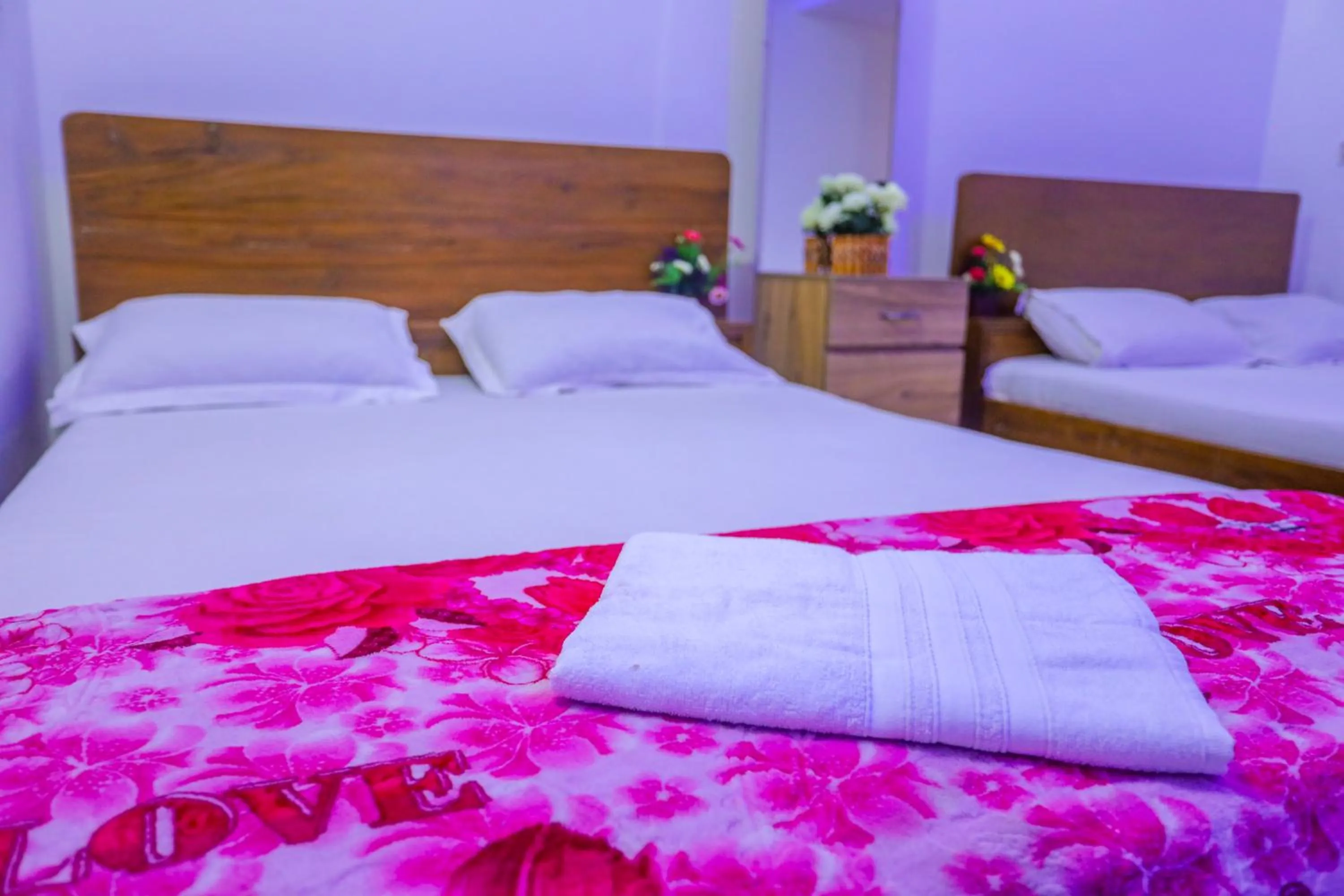 Photo of the whole room, Bed in Hotel City International Green Road