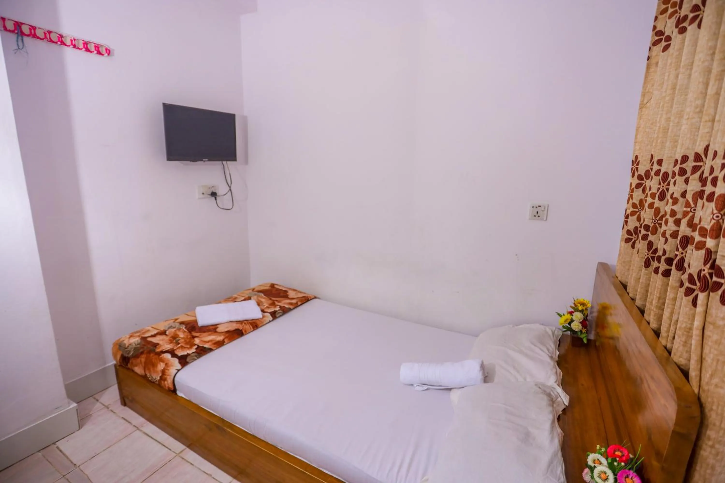 Photo of the whole room, Bed in Hotel City International Green Road