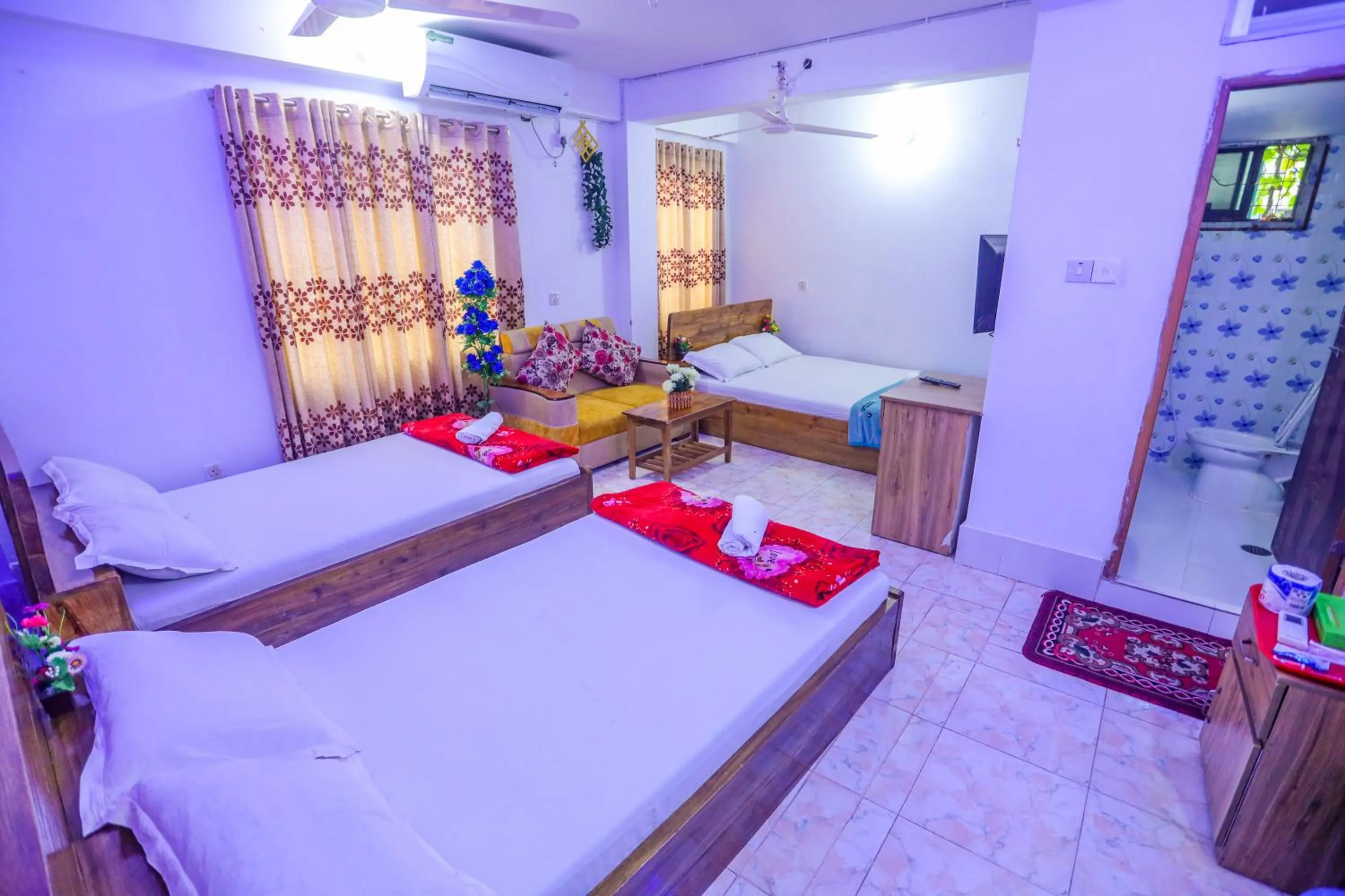 Bedroom, Bed in Hotel City International Green Road