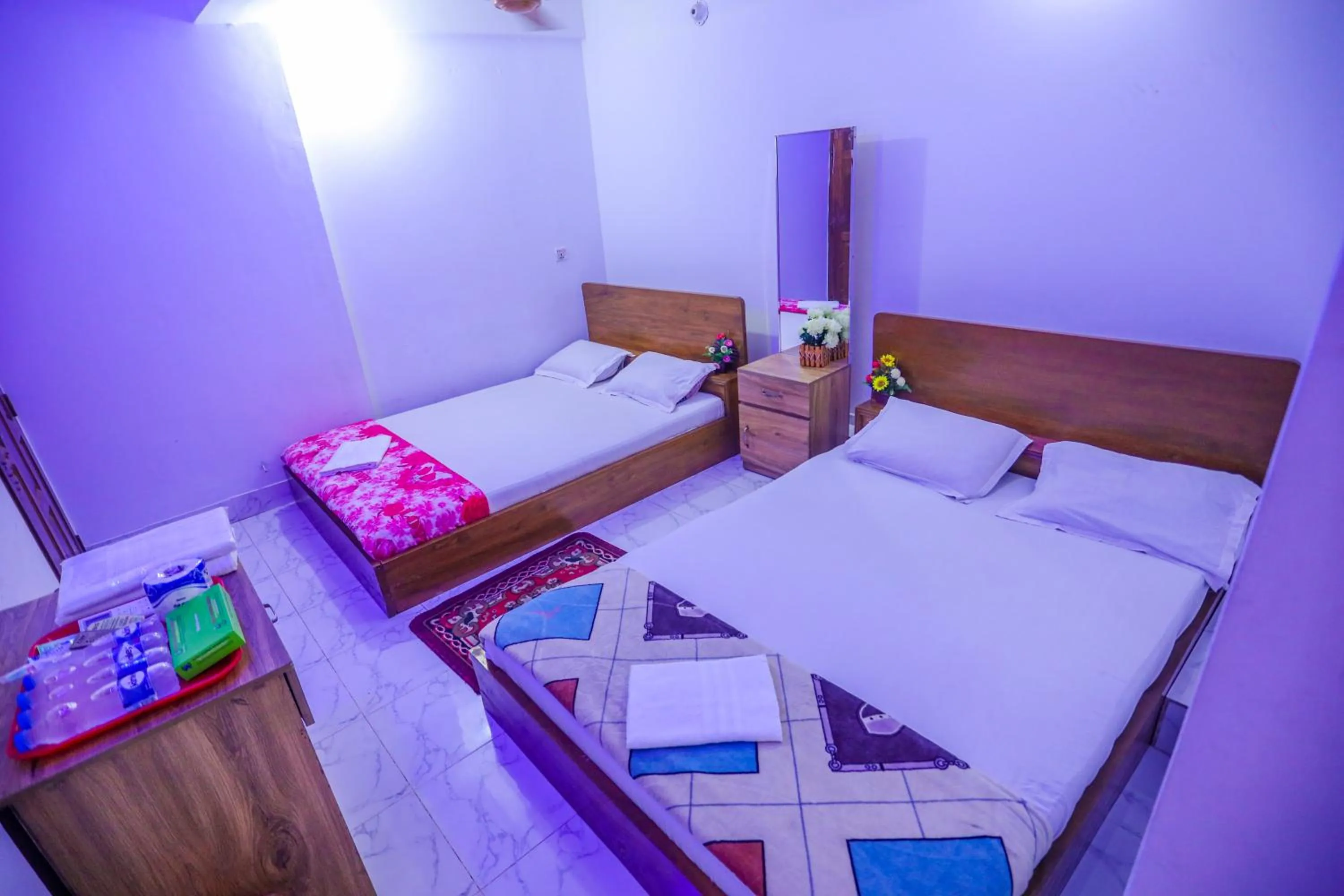 Photo of the whole room, Bed in Hotel City International Green Road