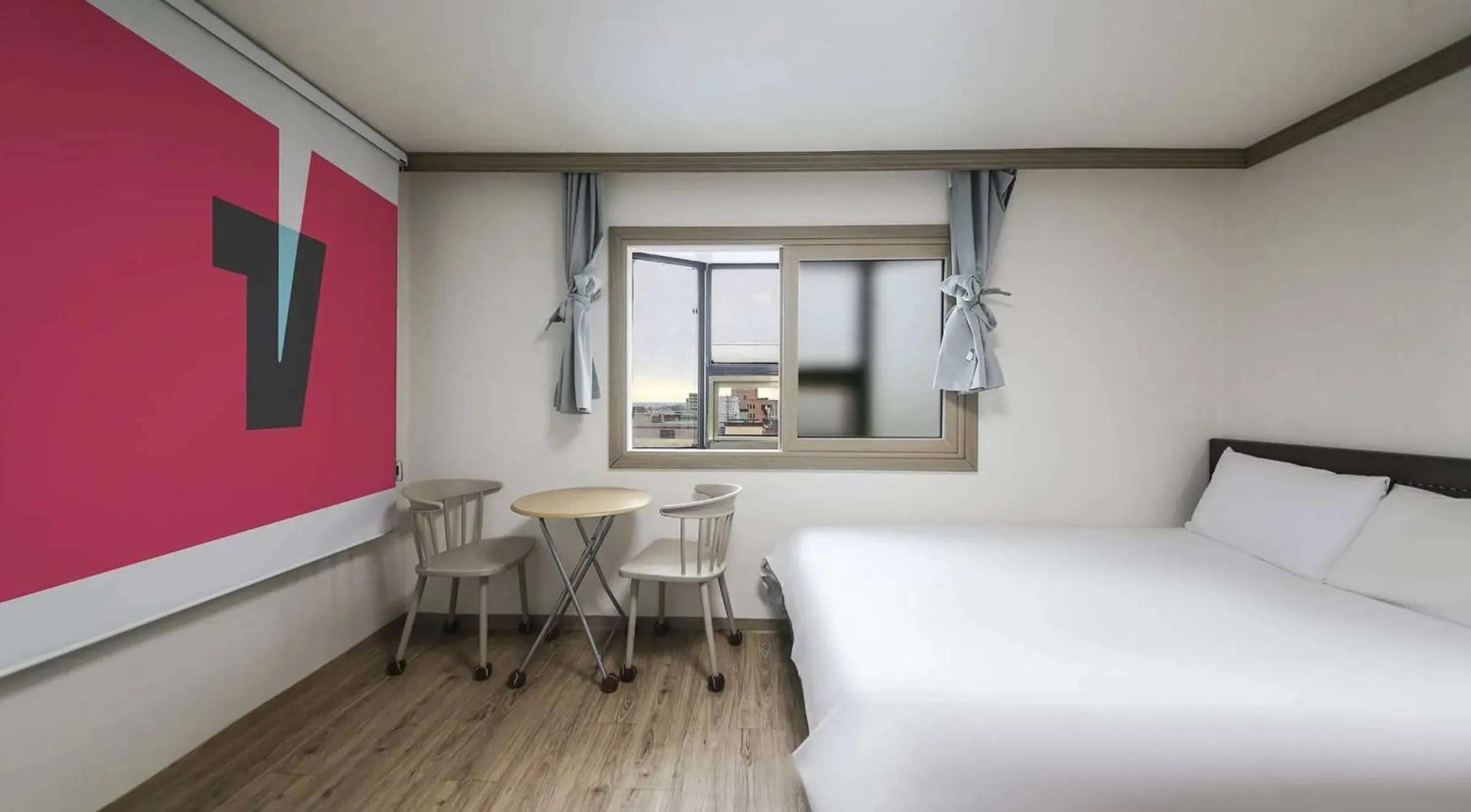 Photo of the whole room, Bed in Top Island Hotel