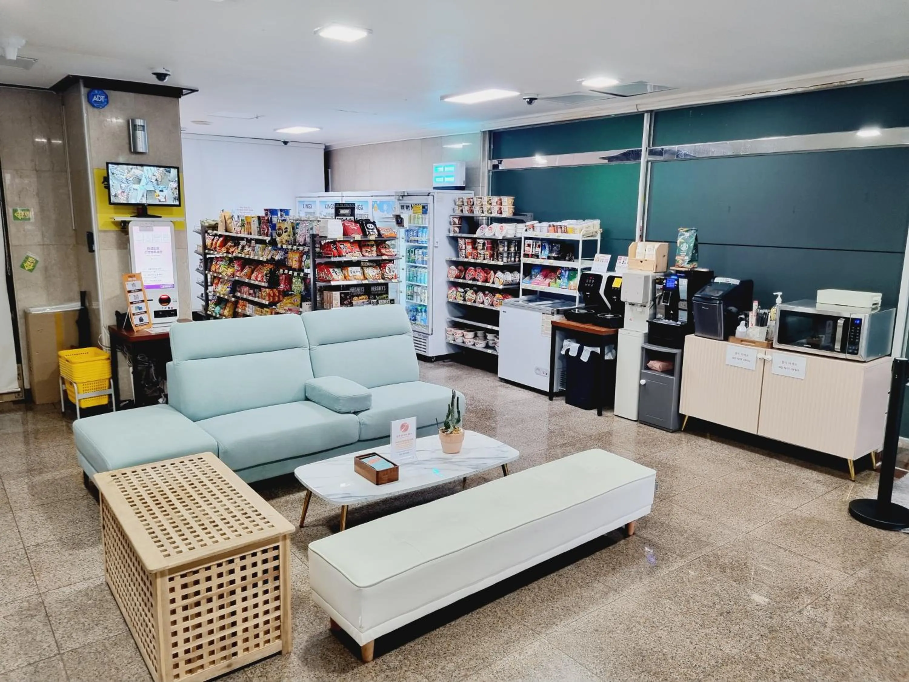 Coffee/tea facilities in Top Island Hotel