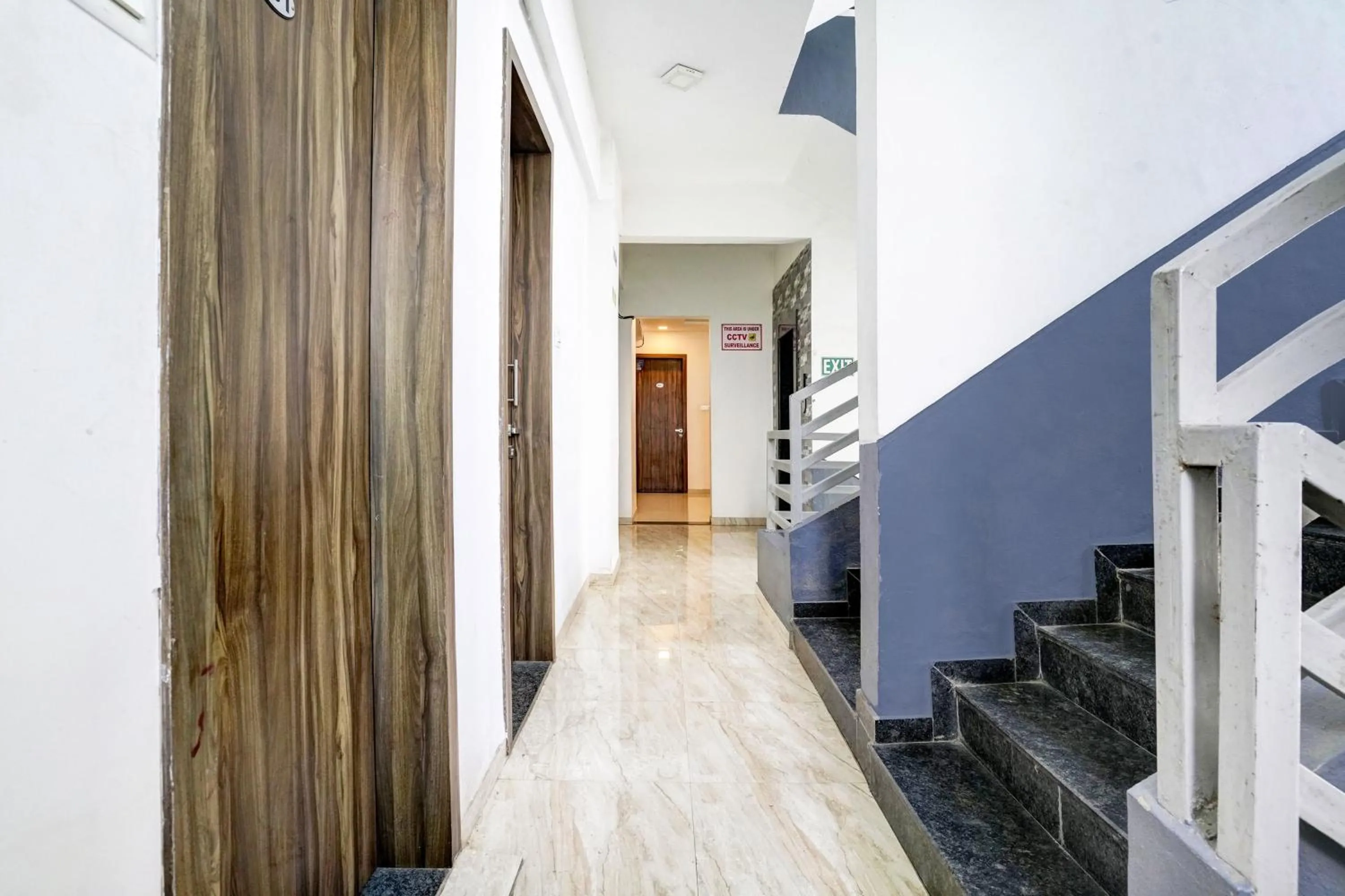 Lobby or reception in FabHotel The Address - Nashik Railway Station