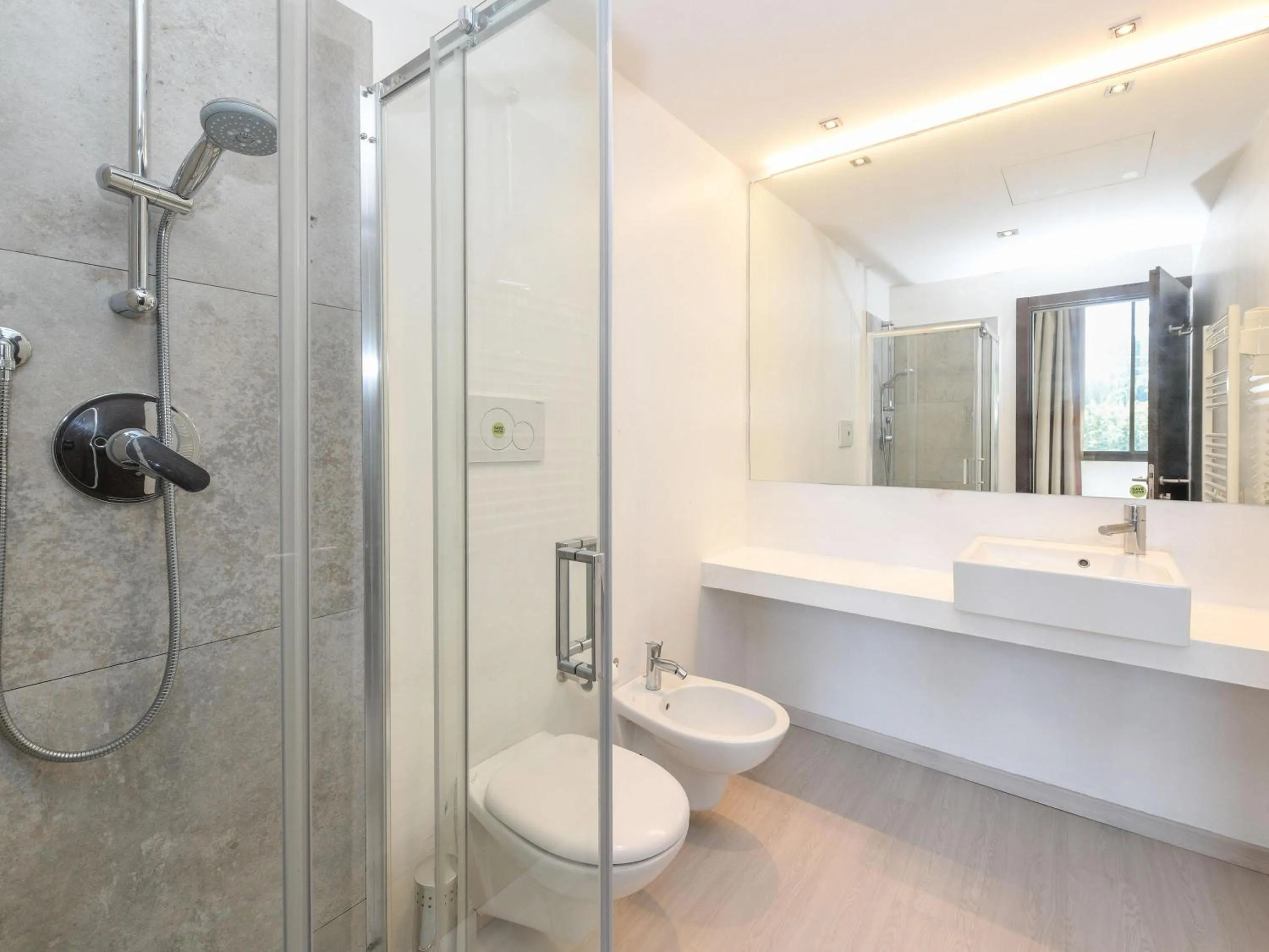 Bathroom in B&B HOTEL Padova Methis