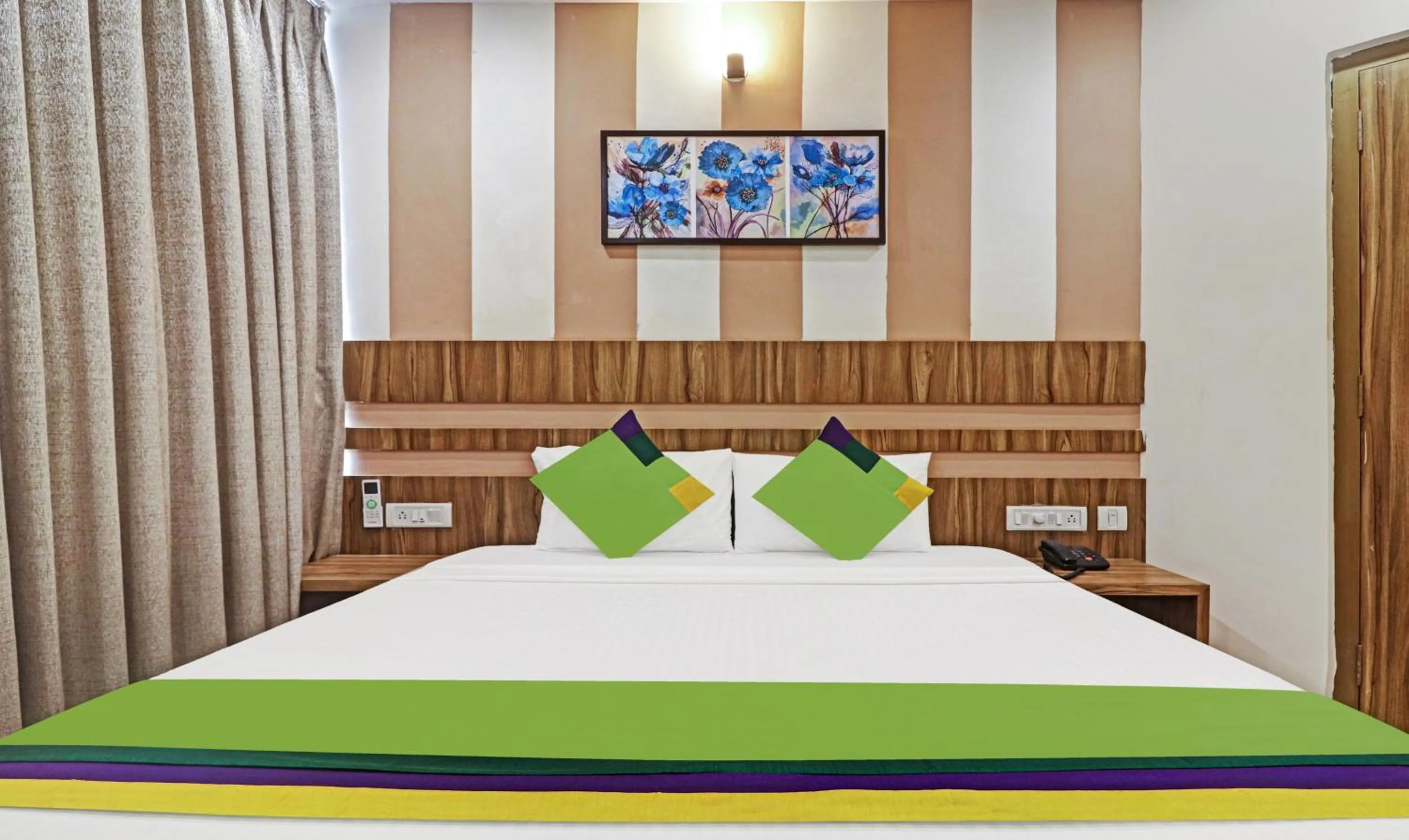 Bedroom, Bed in Treebo Arastu Grand