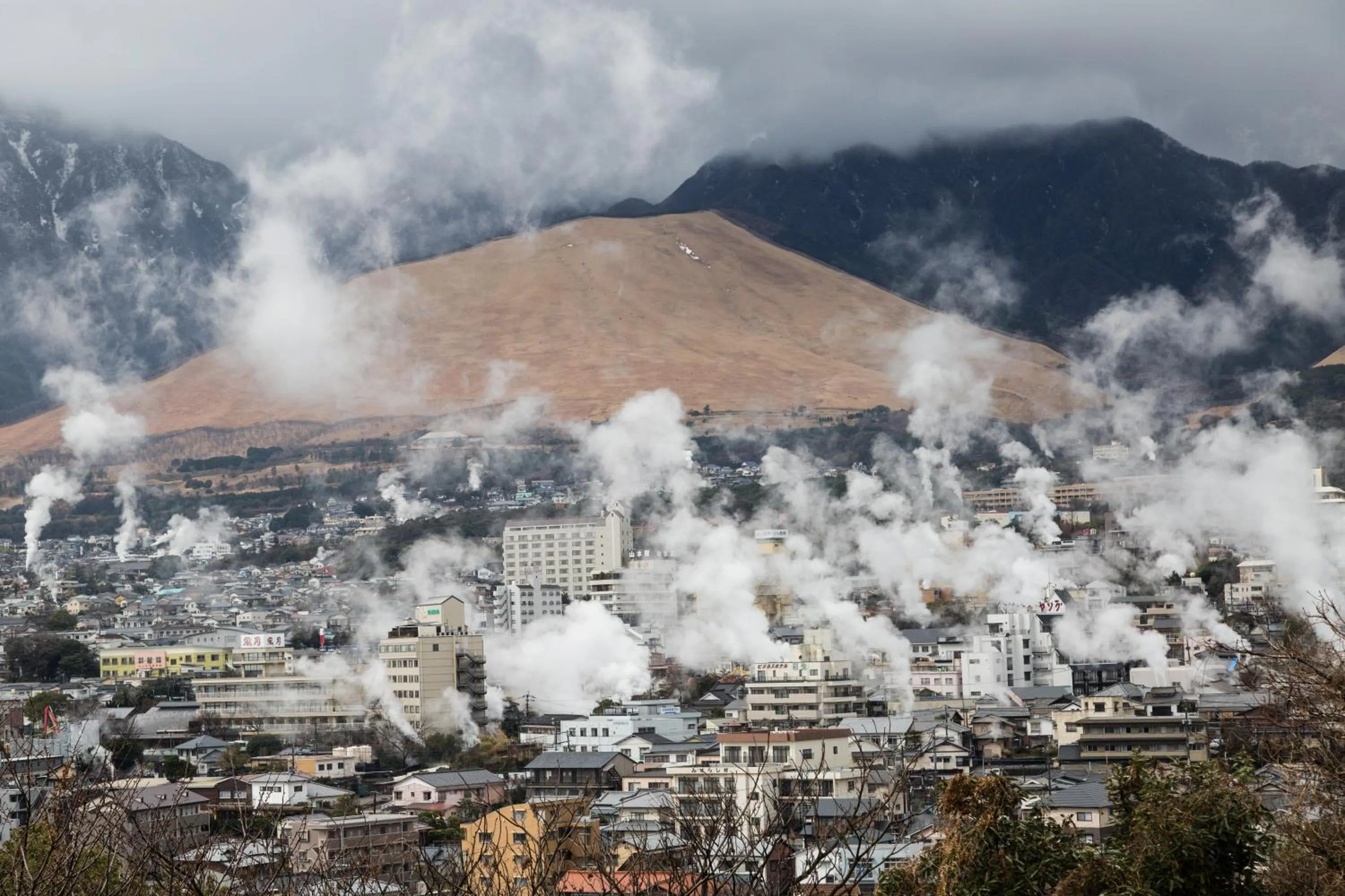 Nearby landmark, Winter in Hotel Housenkaku