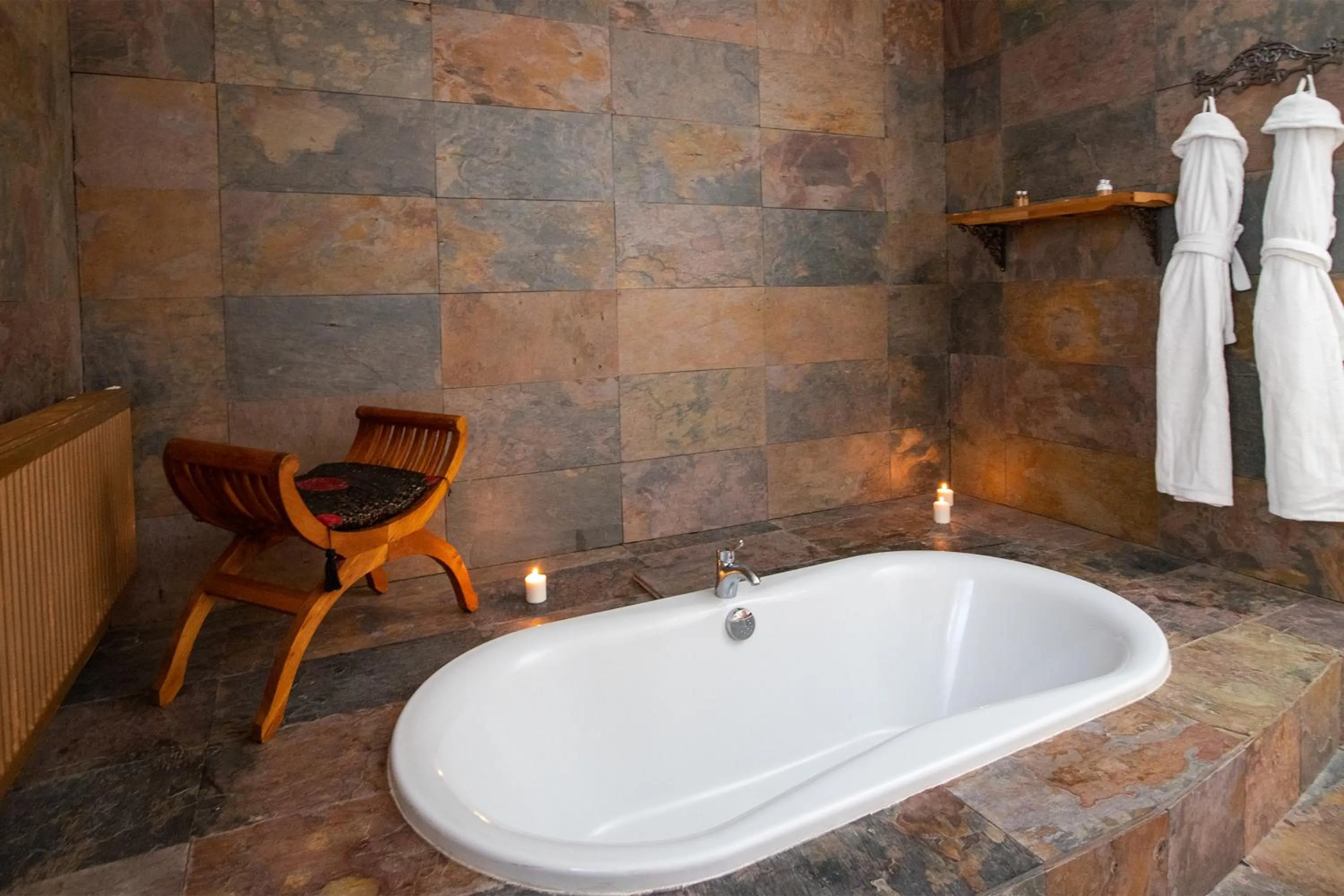 Bath in Hotel Azzun Orient SPA&Wellness