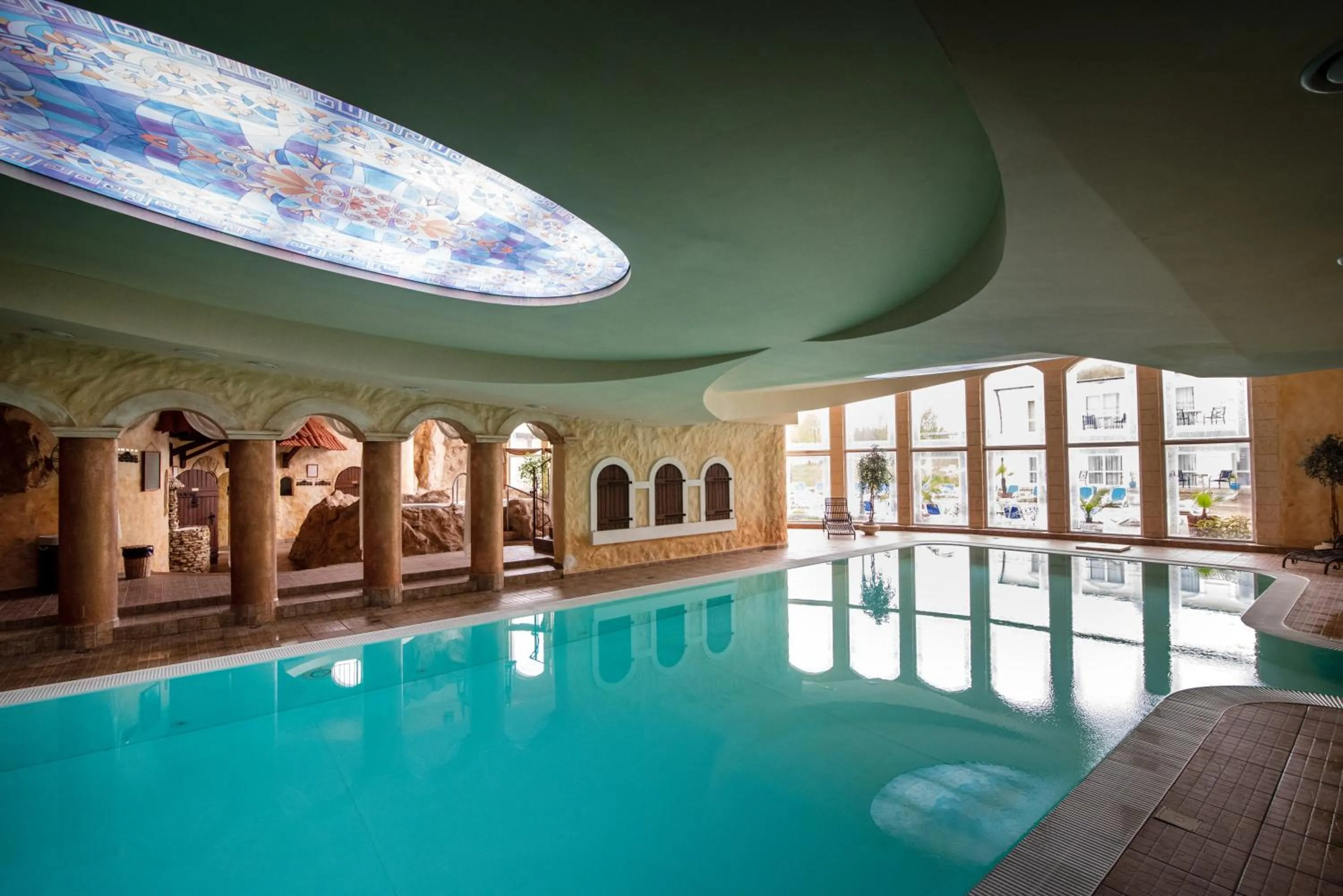 Swimming pool in Hotel Azzun Orient SPA&Wellness