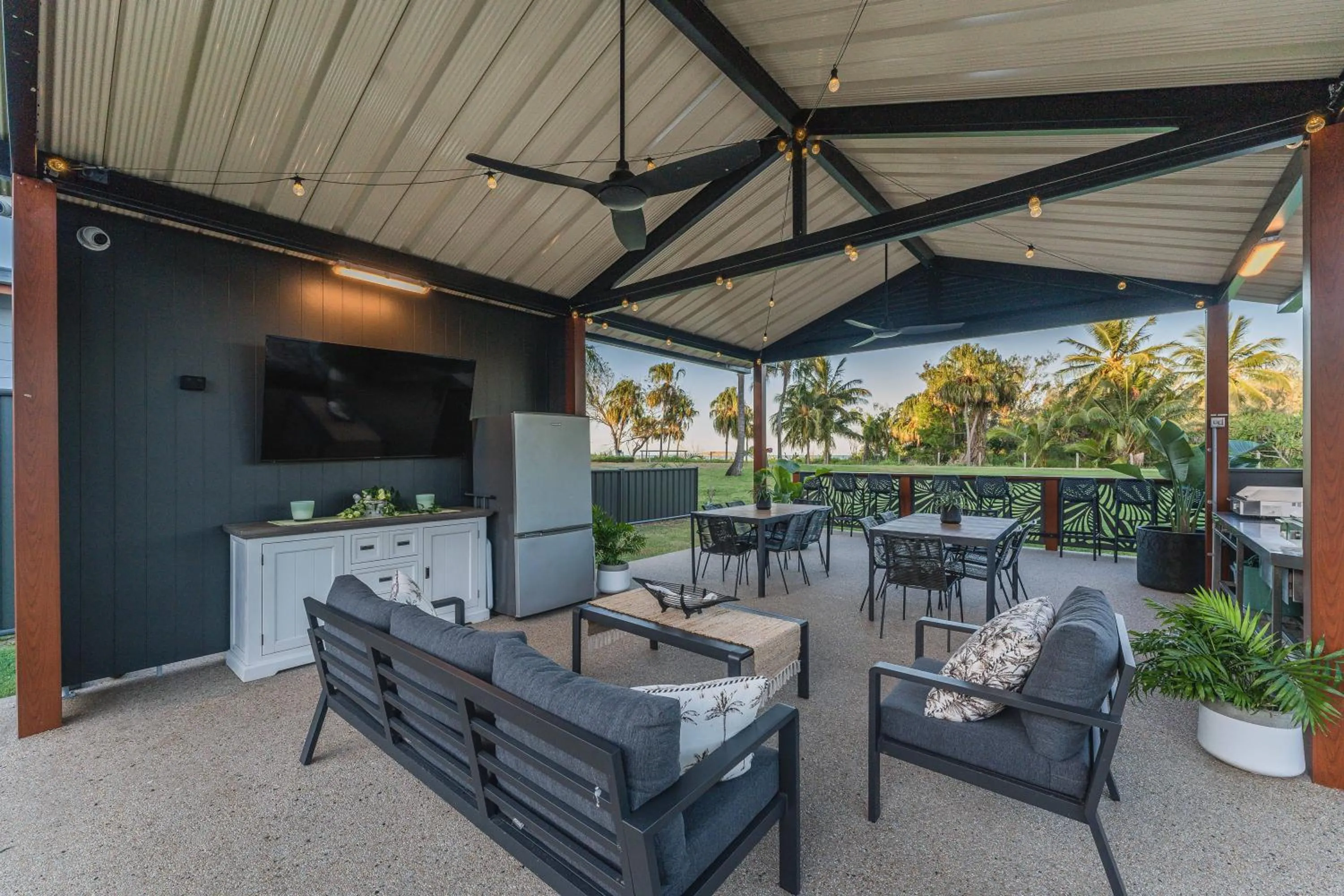 BBQ facilities in Kinka Palms Motel