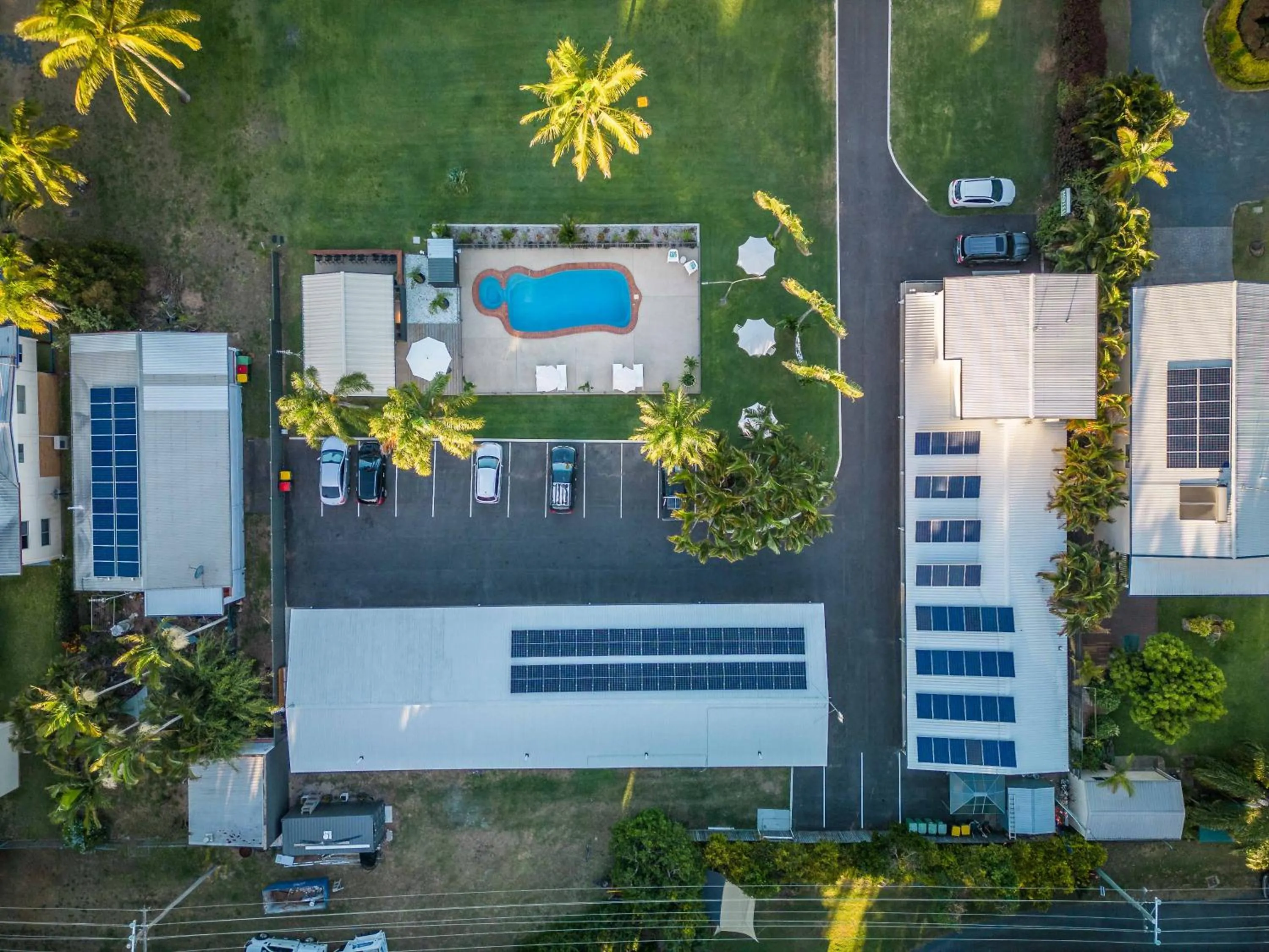 Property building in Kinka Palms Motel