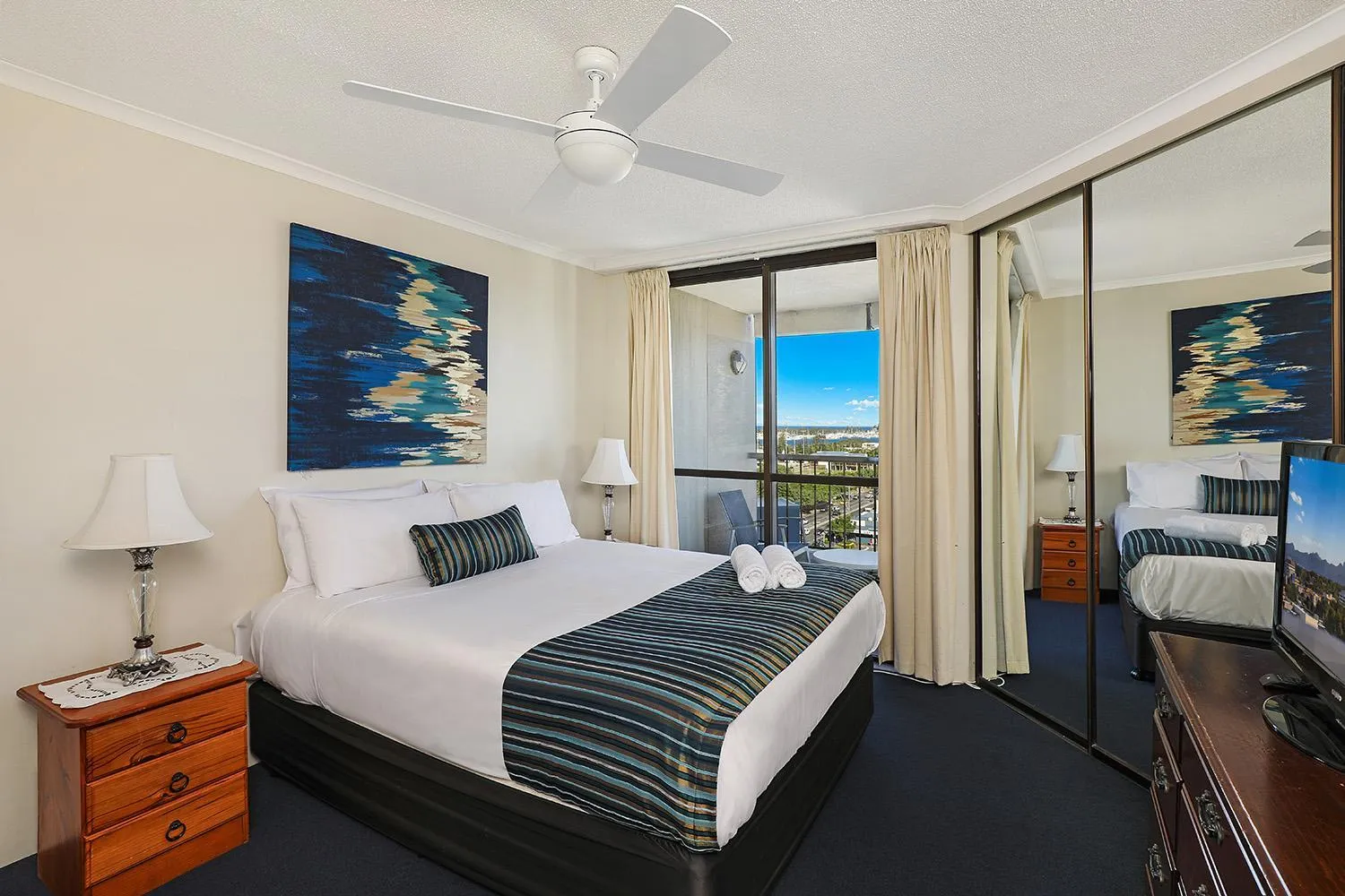 Bedroom, Bed in Palmerston Tower on Southport Broadwater