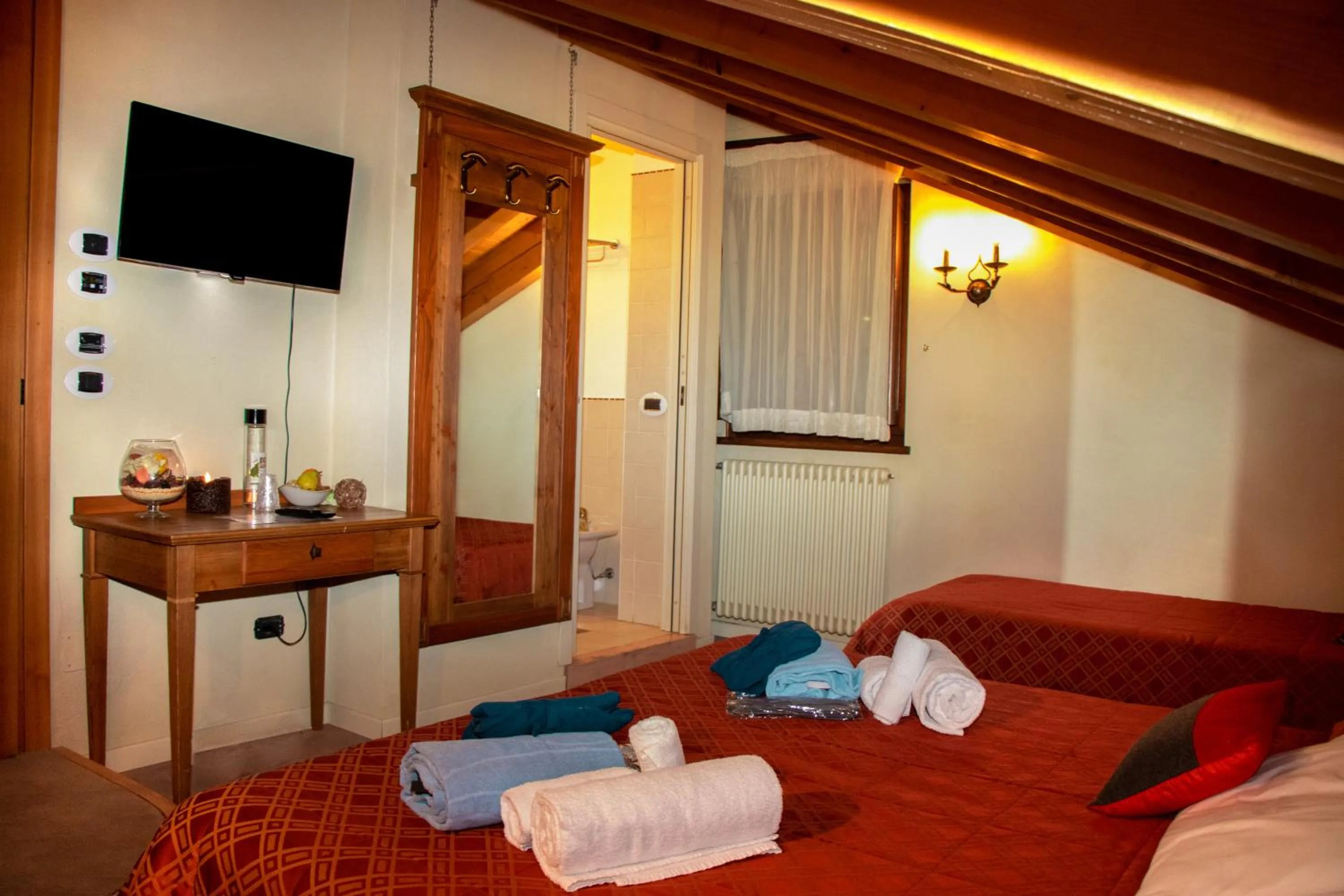 Bedroom, Bed in Maison Cly