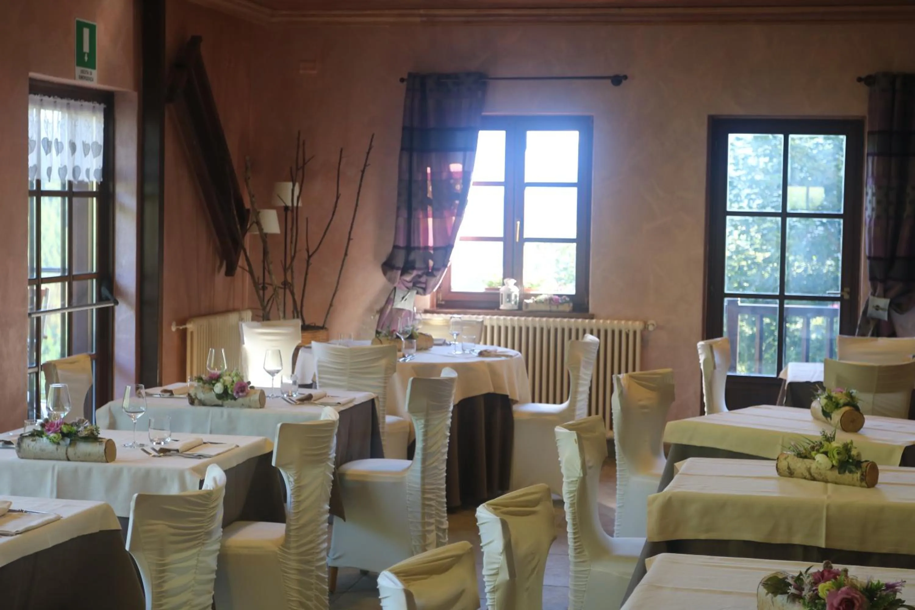 Restaurant/places to eat in Maison Cly