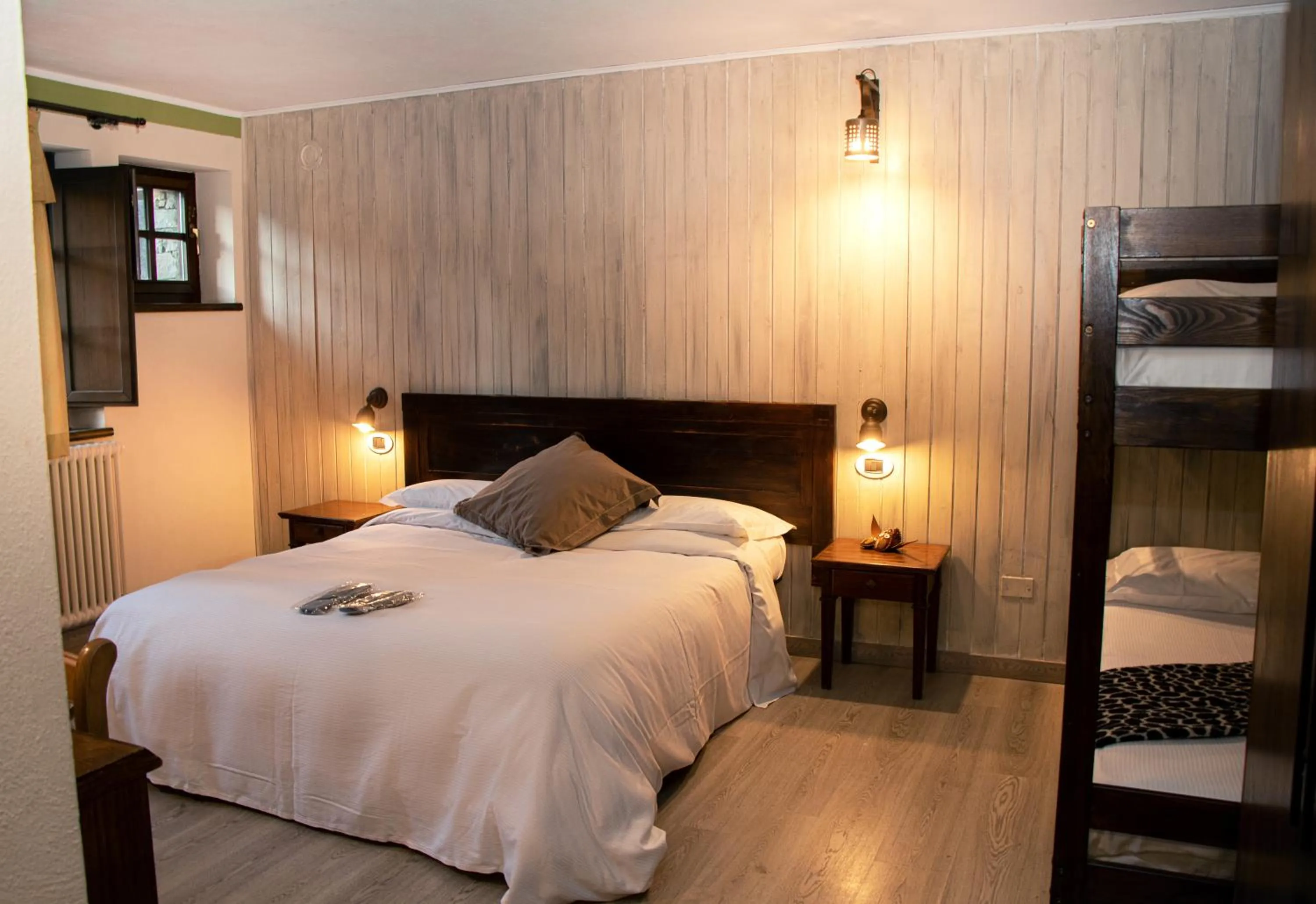 Photo of the whole room, Bed in Maison Cly