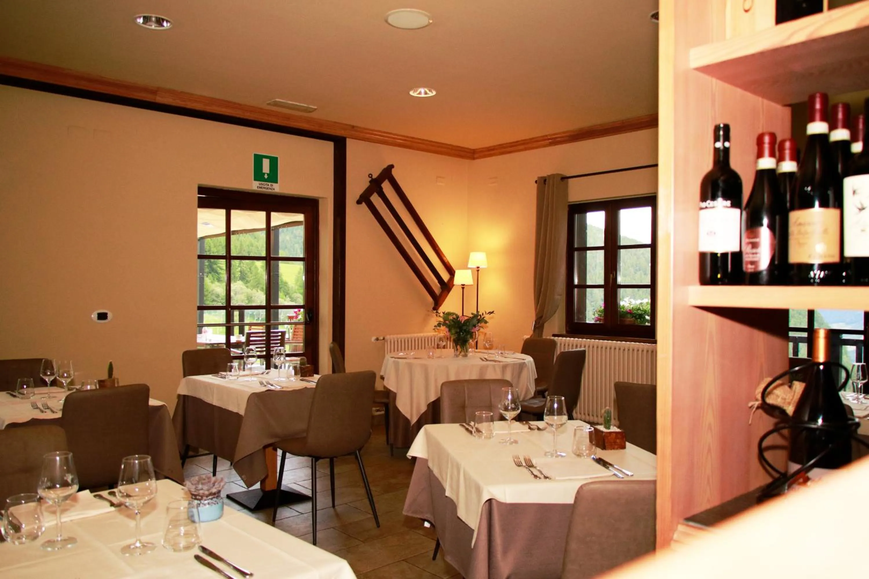 Restaurant/places to eat in Maison Cly