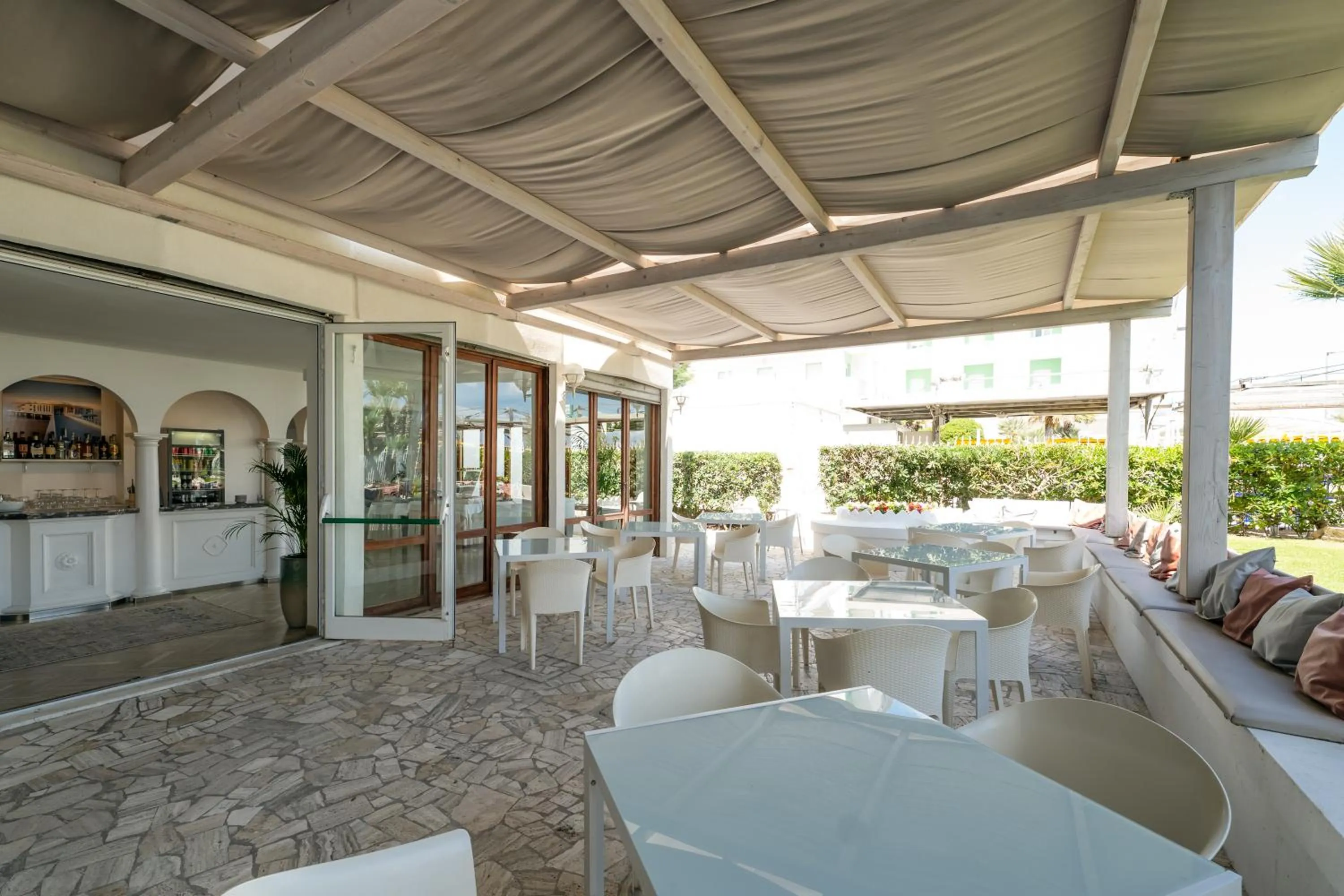 Lounge or bar in Hotel Continental