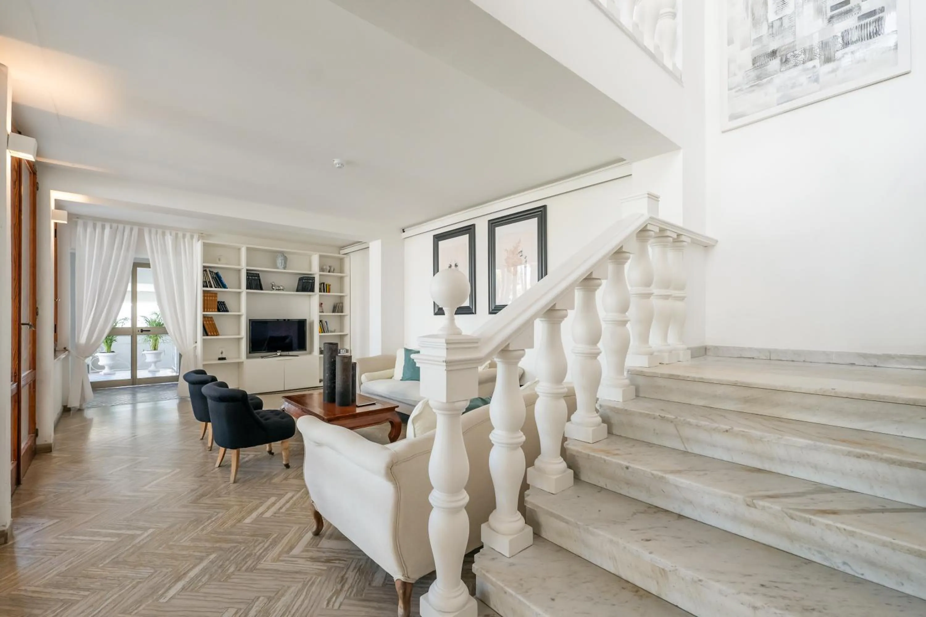 Communal lounge/ TV room in Hotel Continental