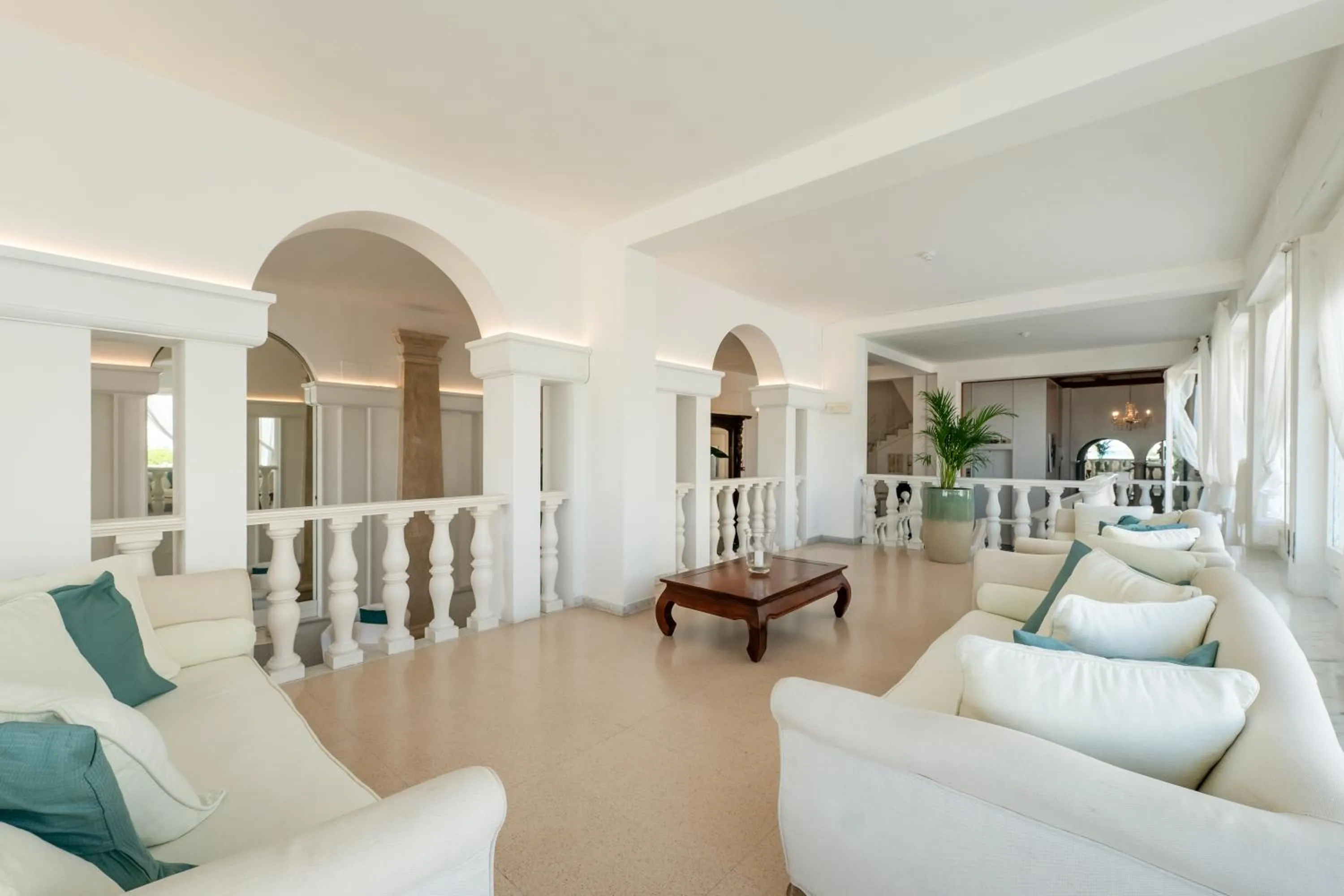 Communal lounge/ TV room in Hotel Continental