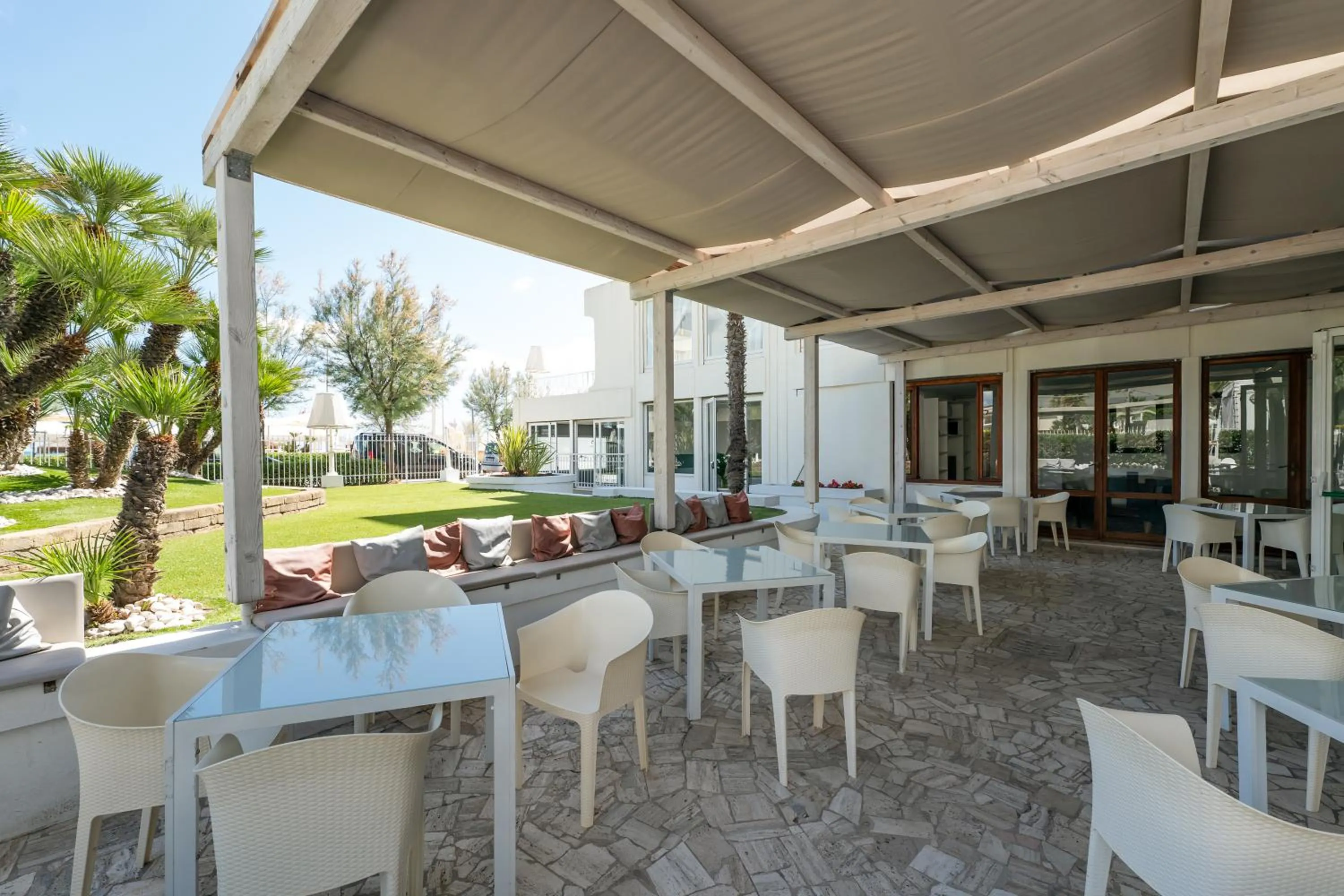 Lounge or bar in Hotel Continental