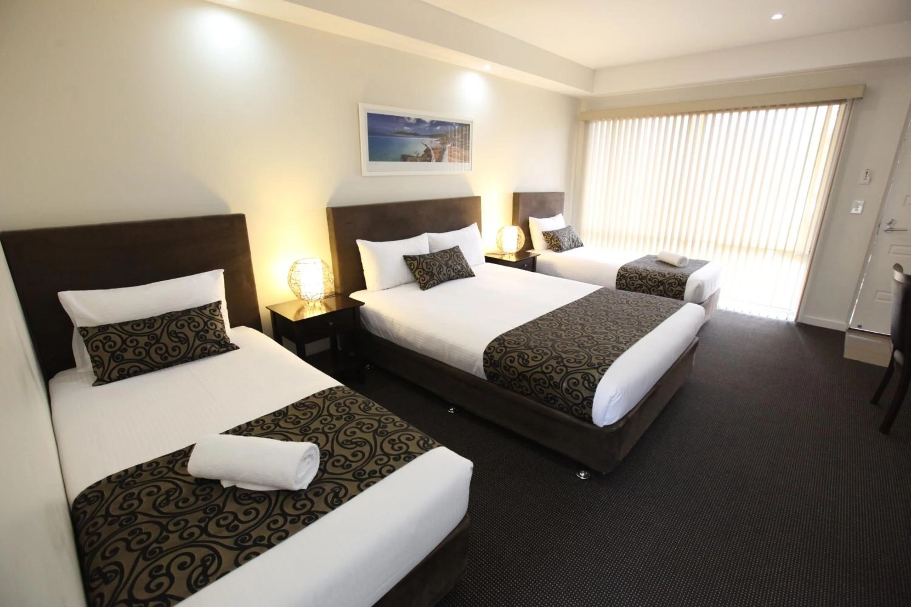 Bed in Bay Motel Safety Beach