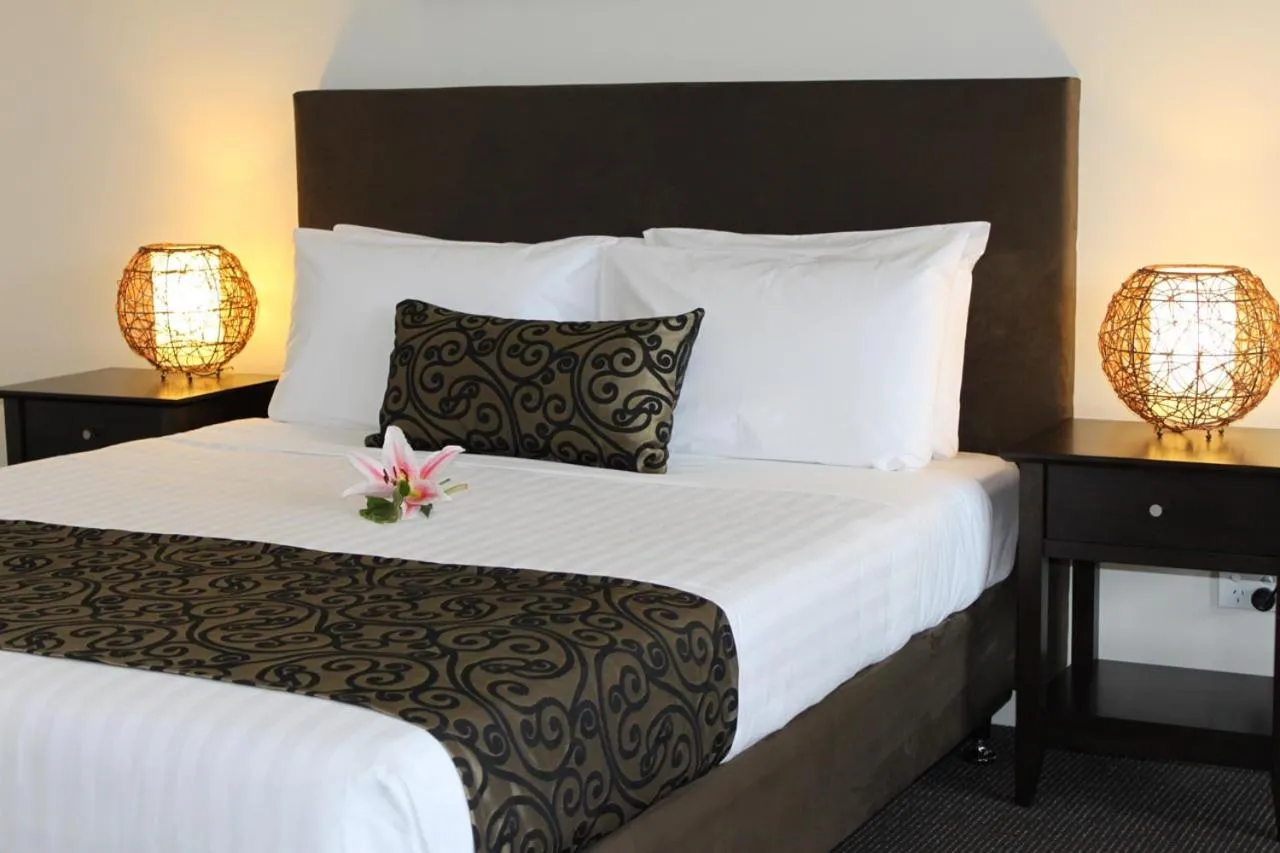 Bed in Bay Motel Safety Beach