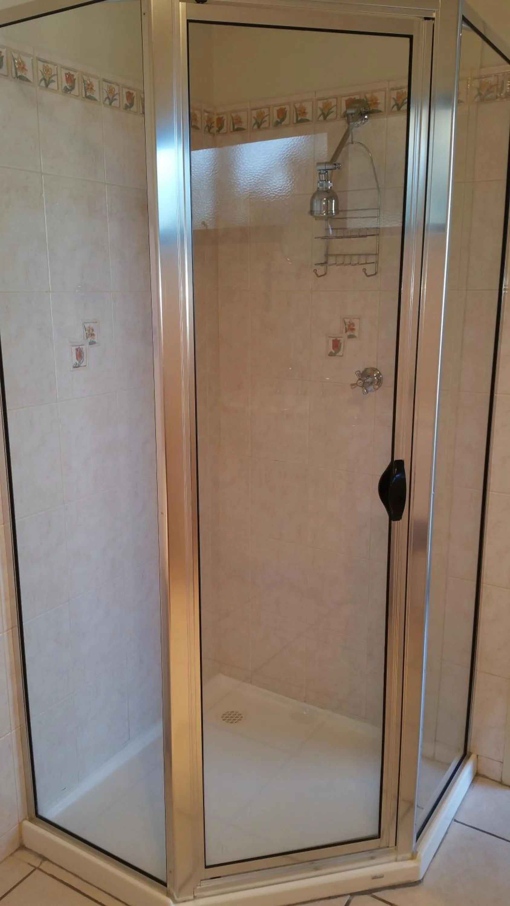 Shower in Metung Waters Motel and Apartments