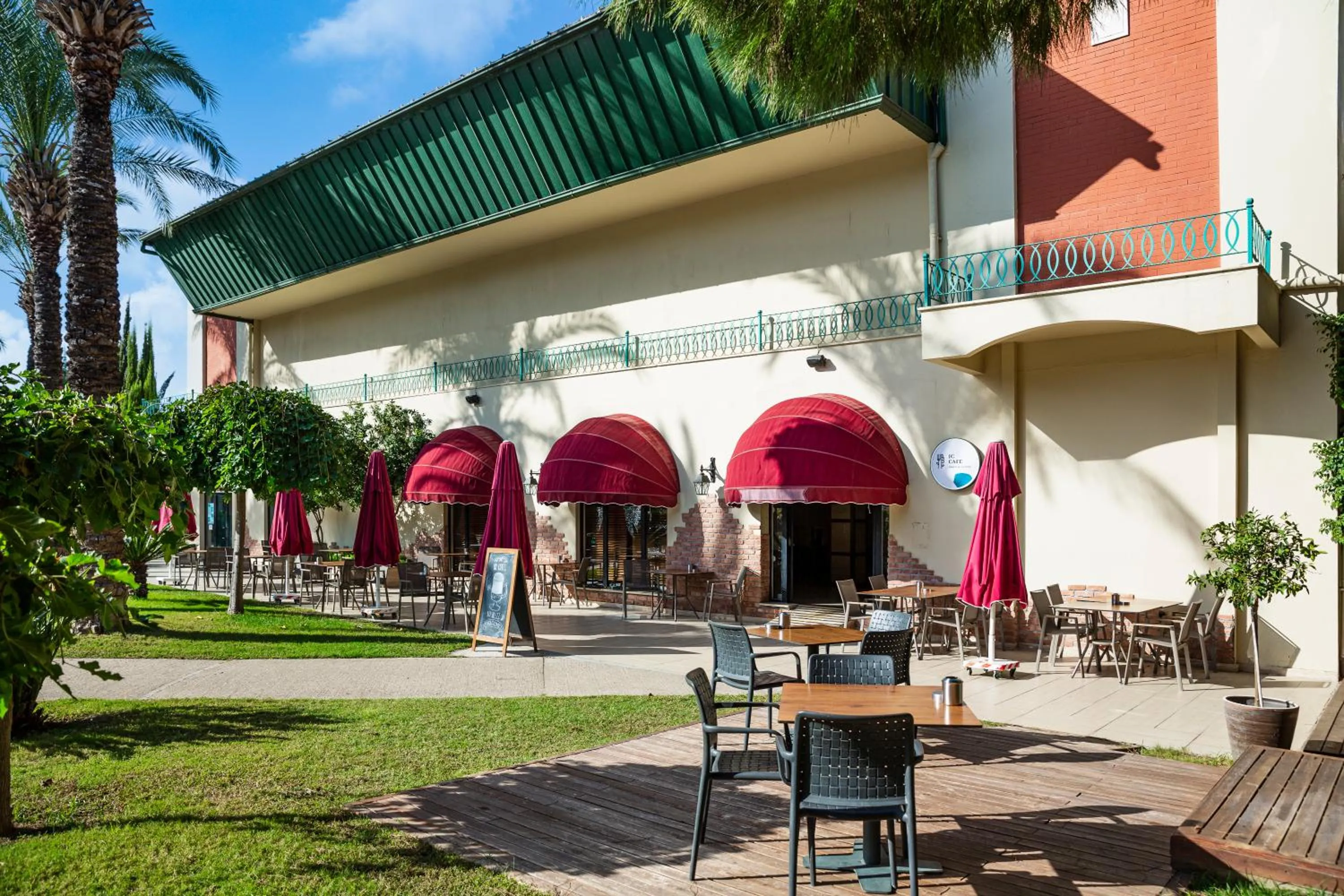 Restaurant/places to eat in IC Hotels Green Palace - Kids Concept