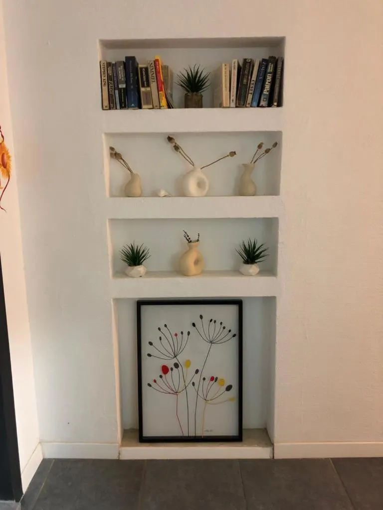 Library in Aloha Suites