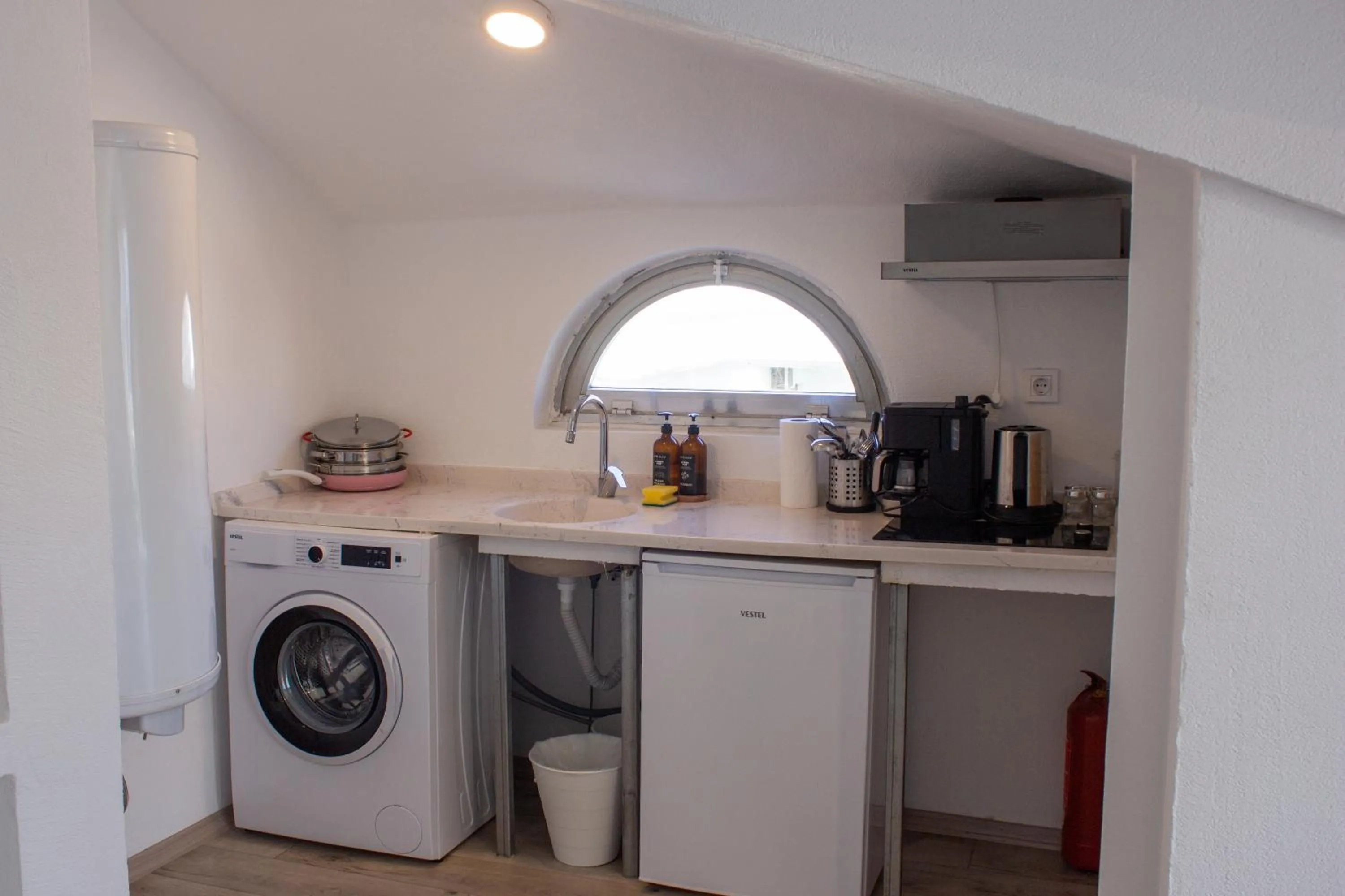 Coffee/tea facilities in Aloha Suites