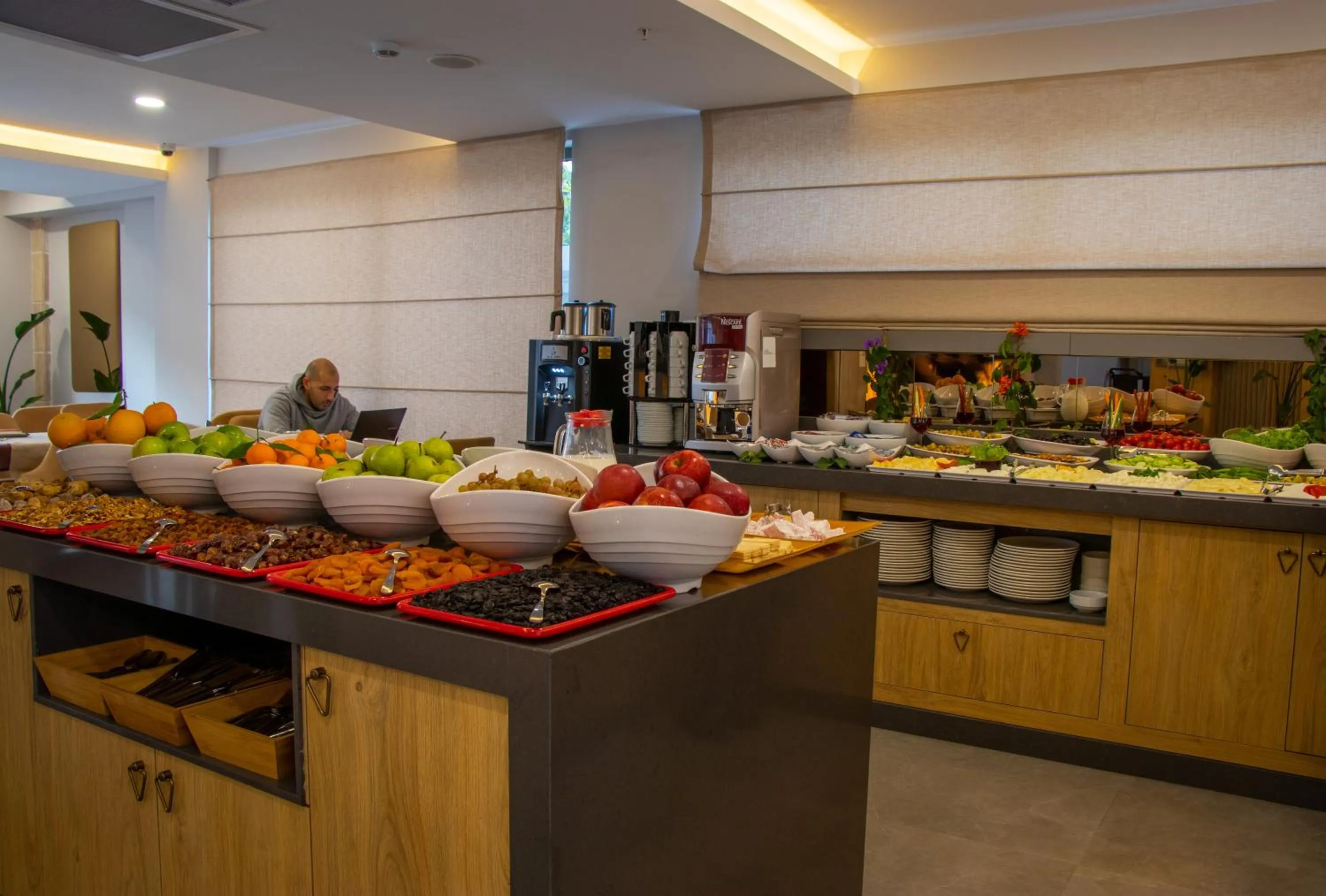 Food and drinks in Peramis Hotel & Spa