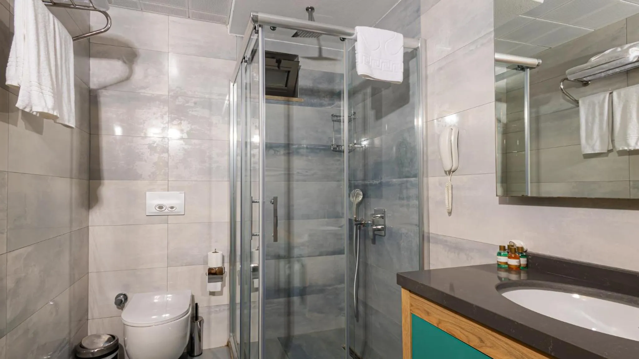 Shower in Peramis Hotel & Spa