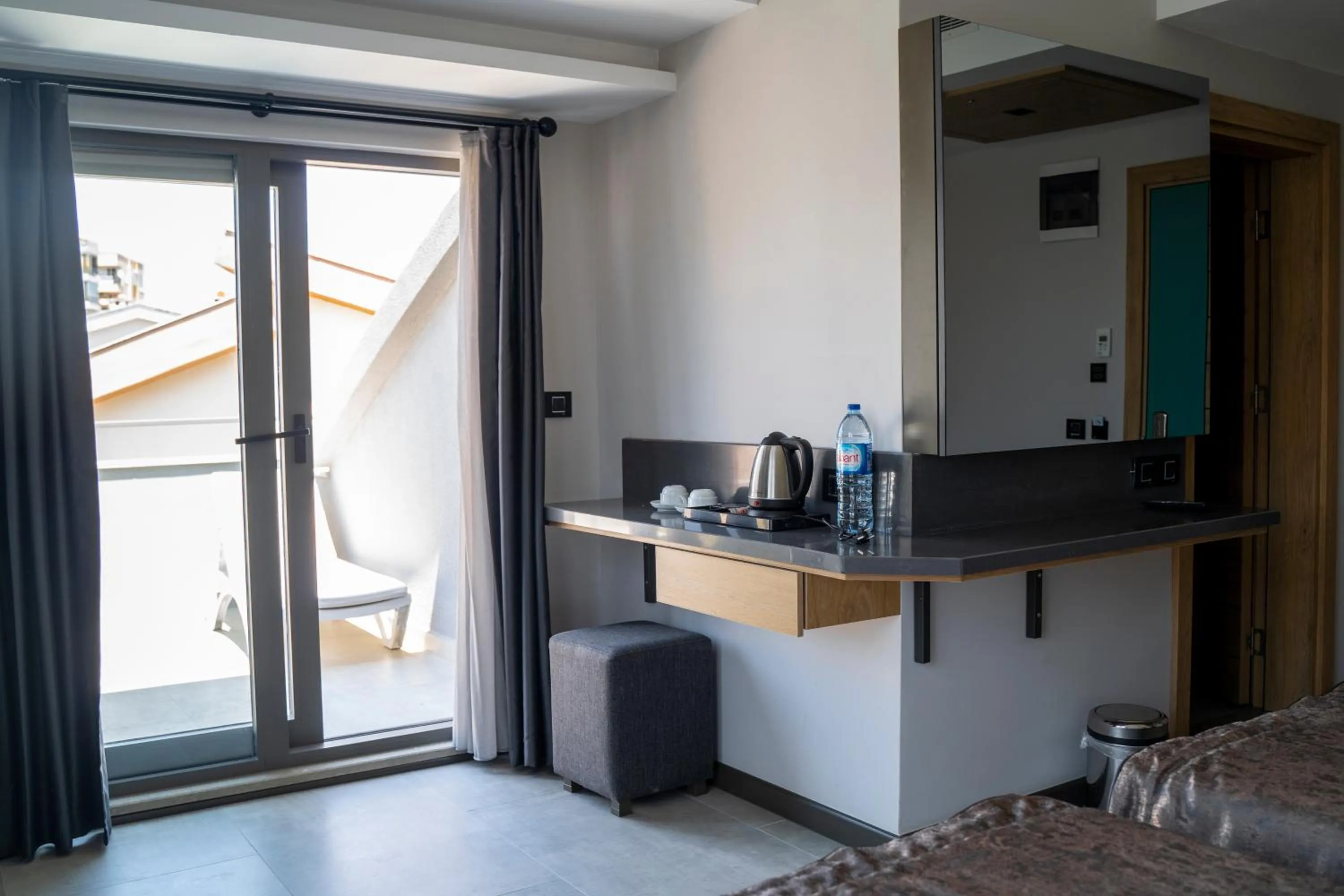 Balcony/Terrace, Bed in Peramis Hotel & Spa