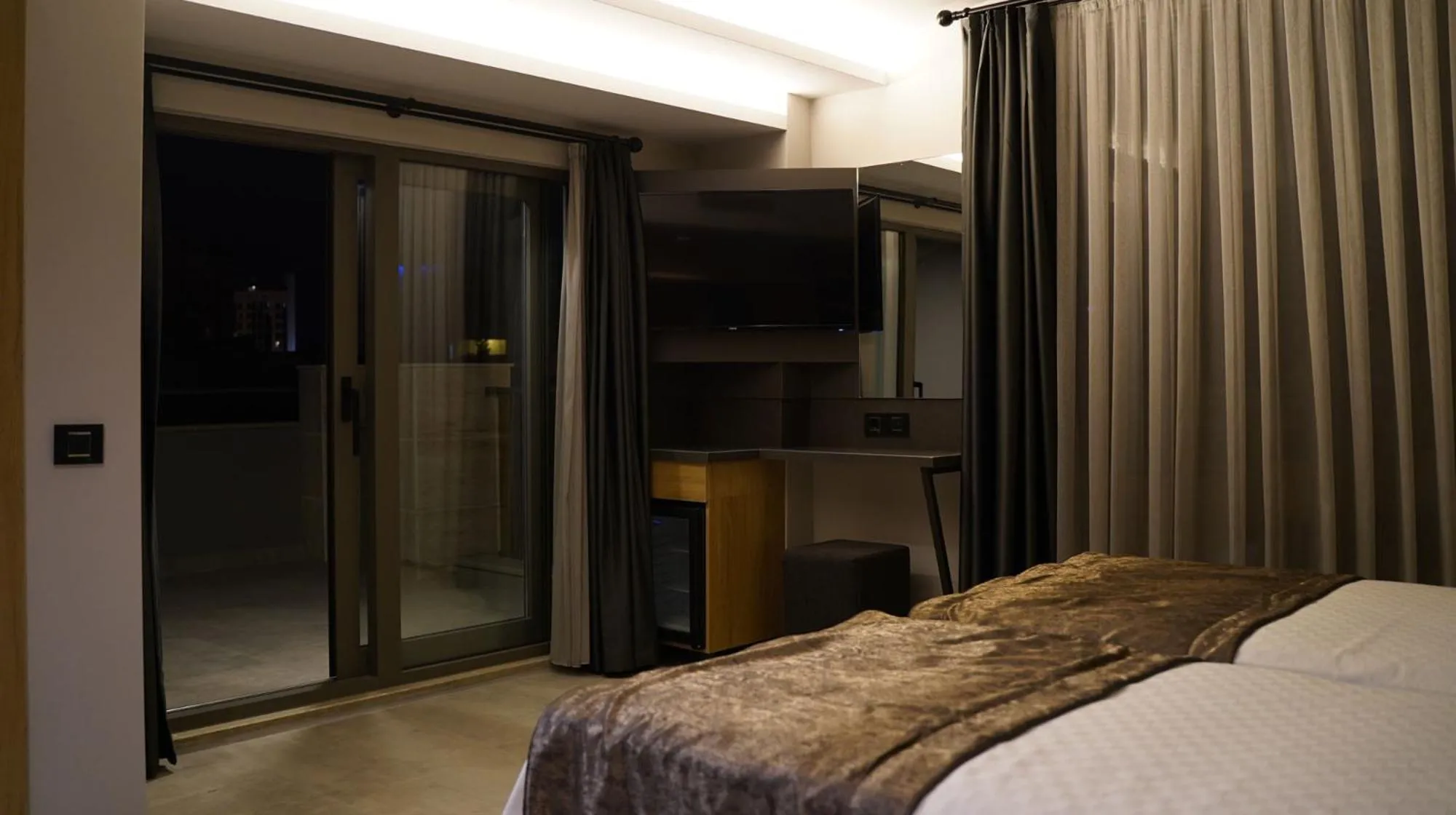 Balcony/Terrace, Bed in Peramis Hotel & Spa