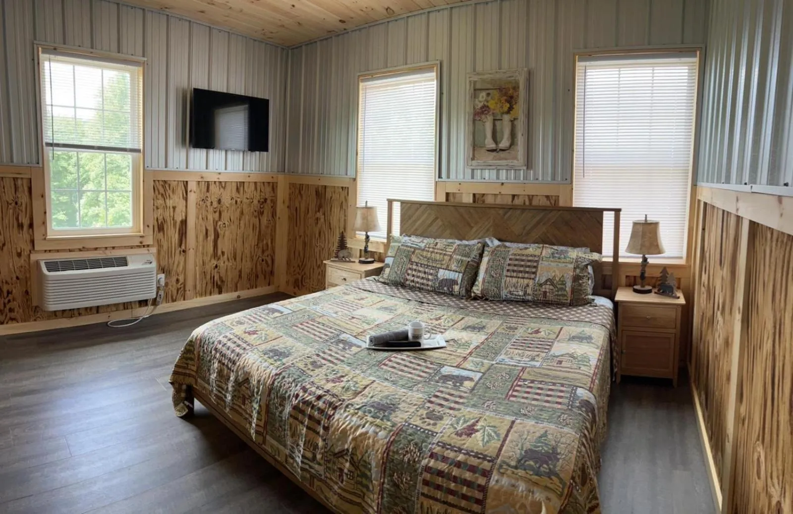 Bed in Brushcreek Falls RV Resort