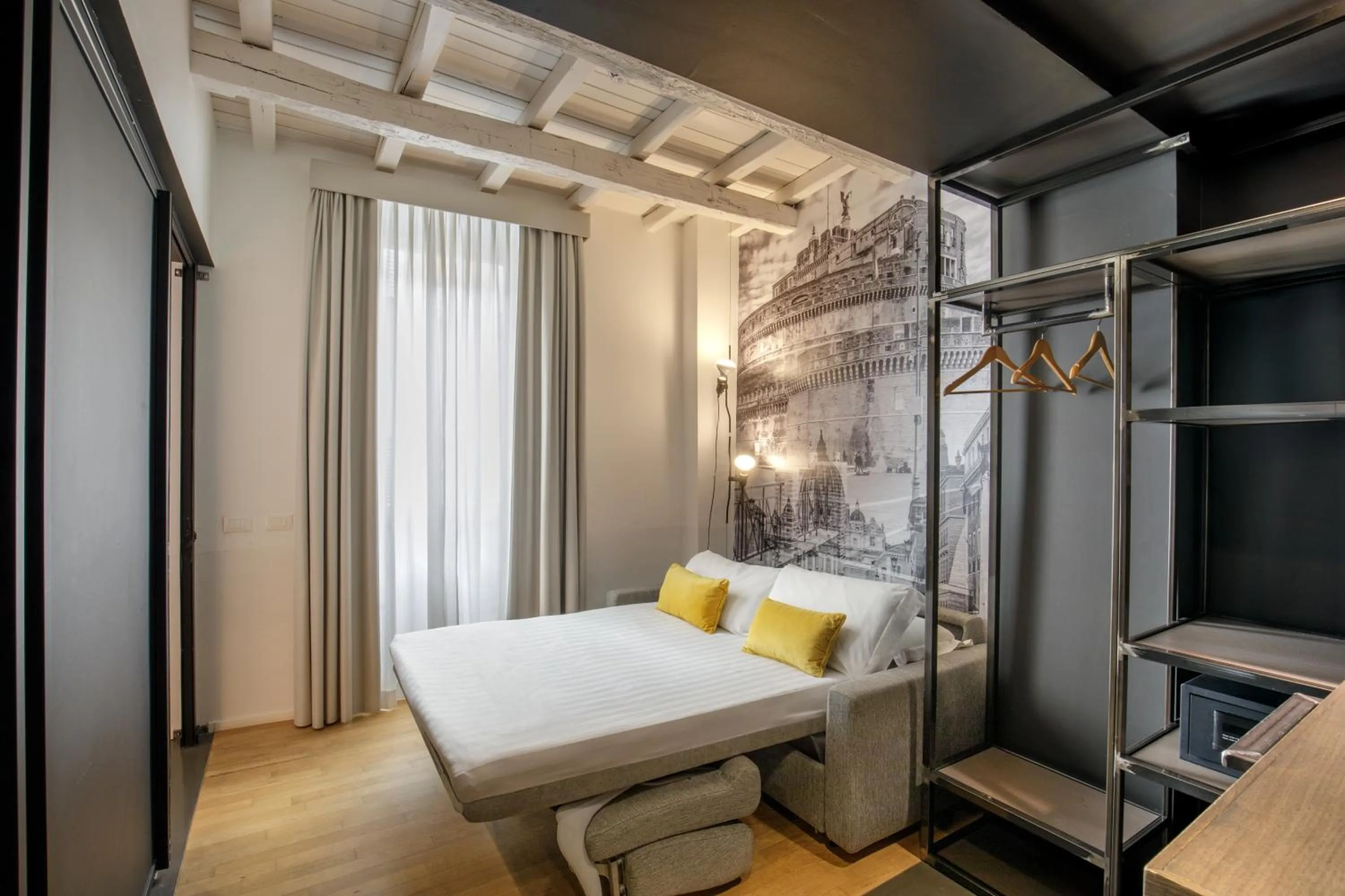 Bed in Coronari Palace