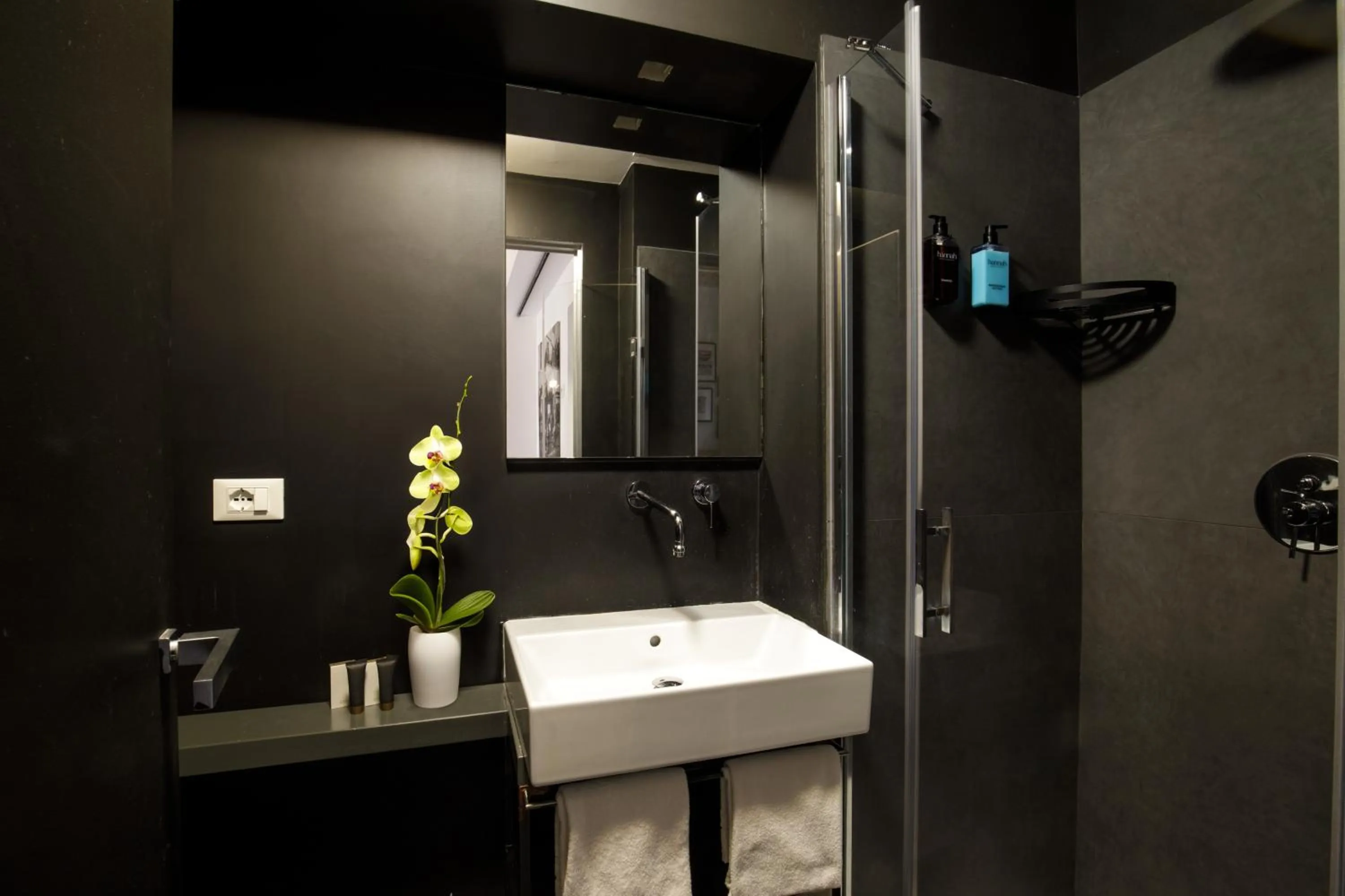 Bathroom in Coronari Palace