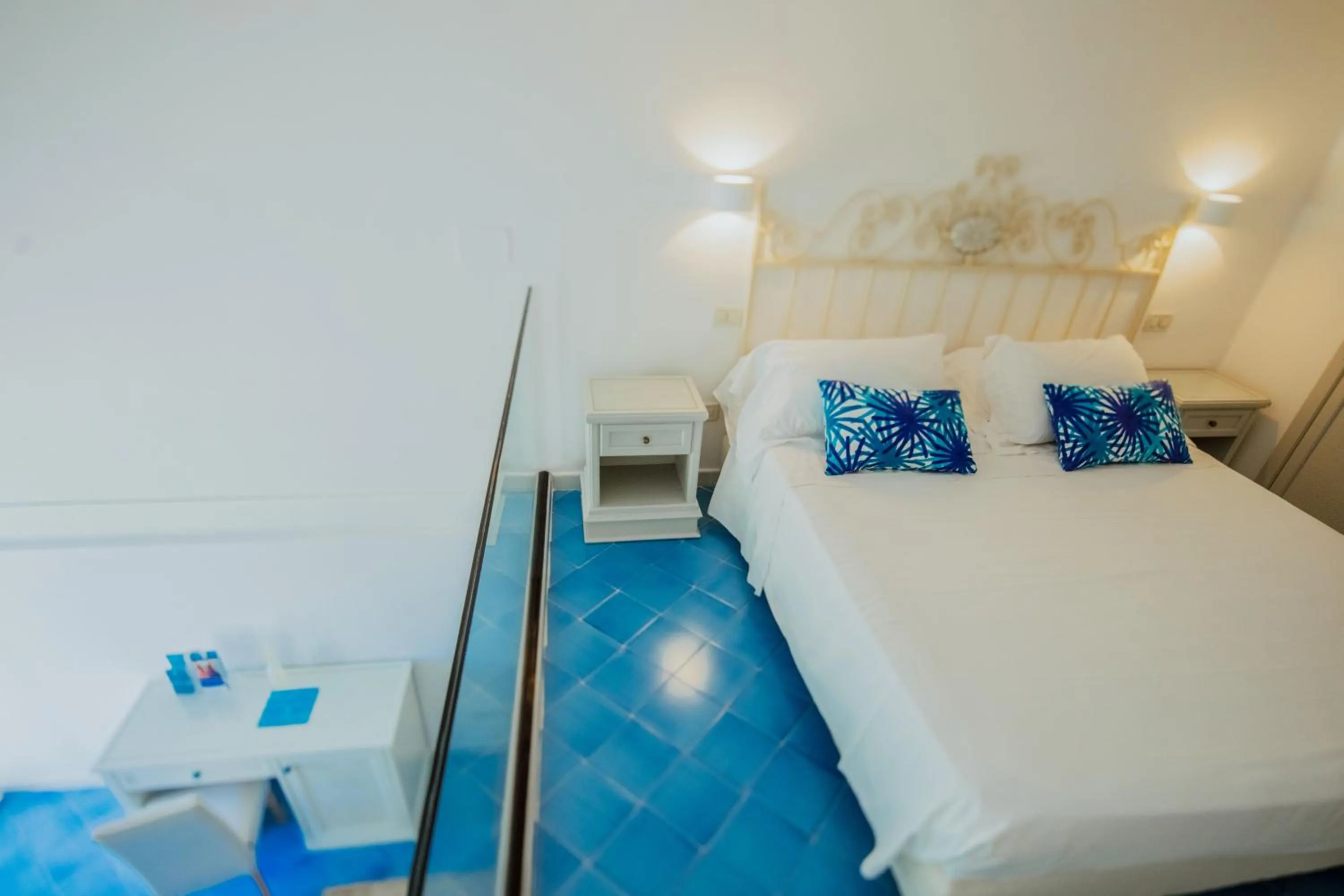 Bed in Hotel Continental Mare