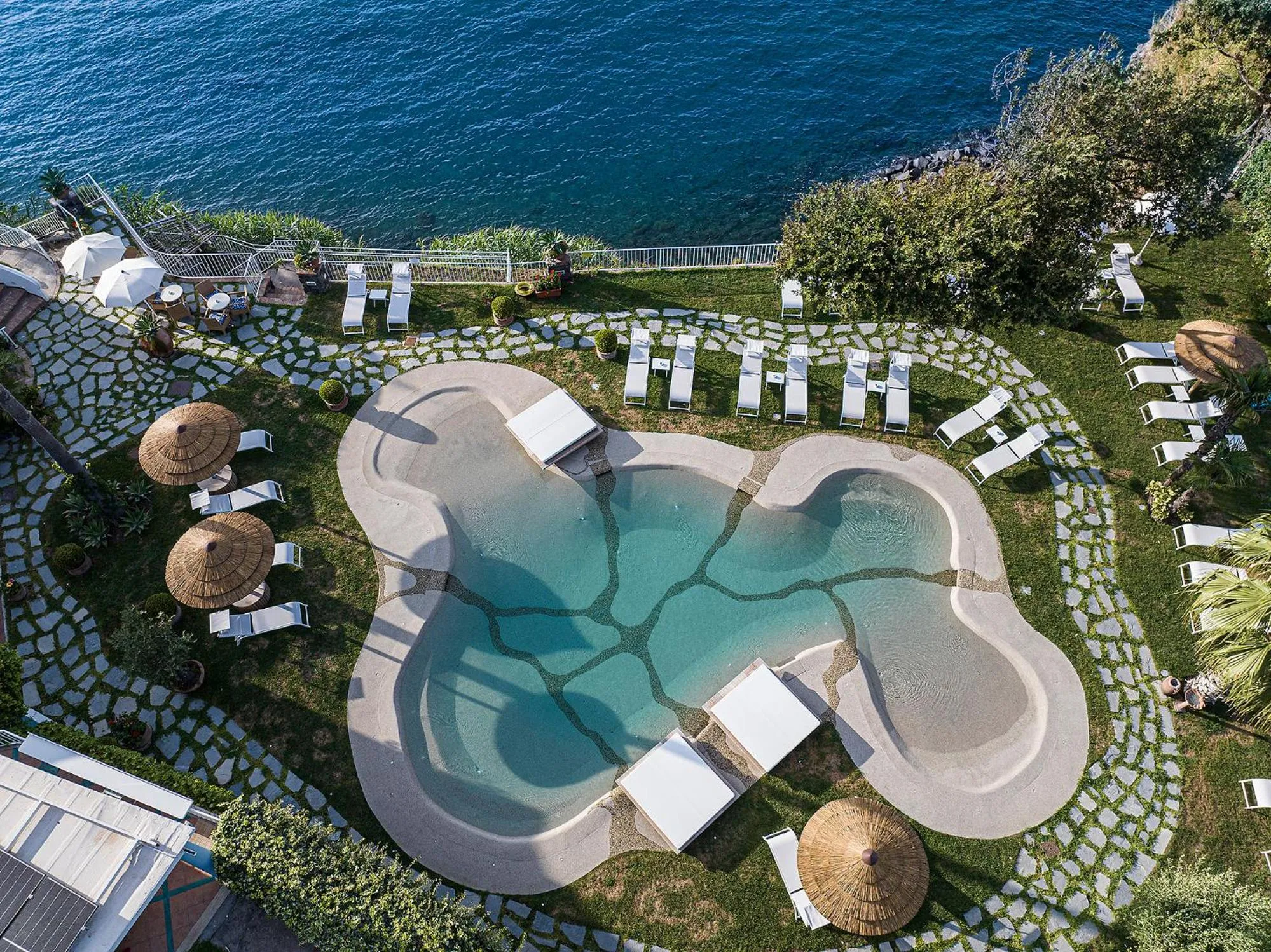 Swimming pool in Hotel Continental Mare