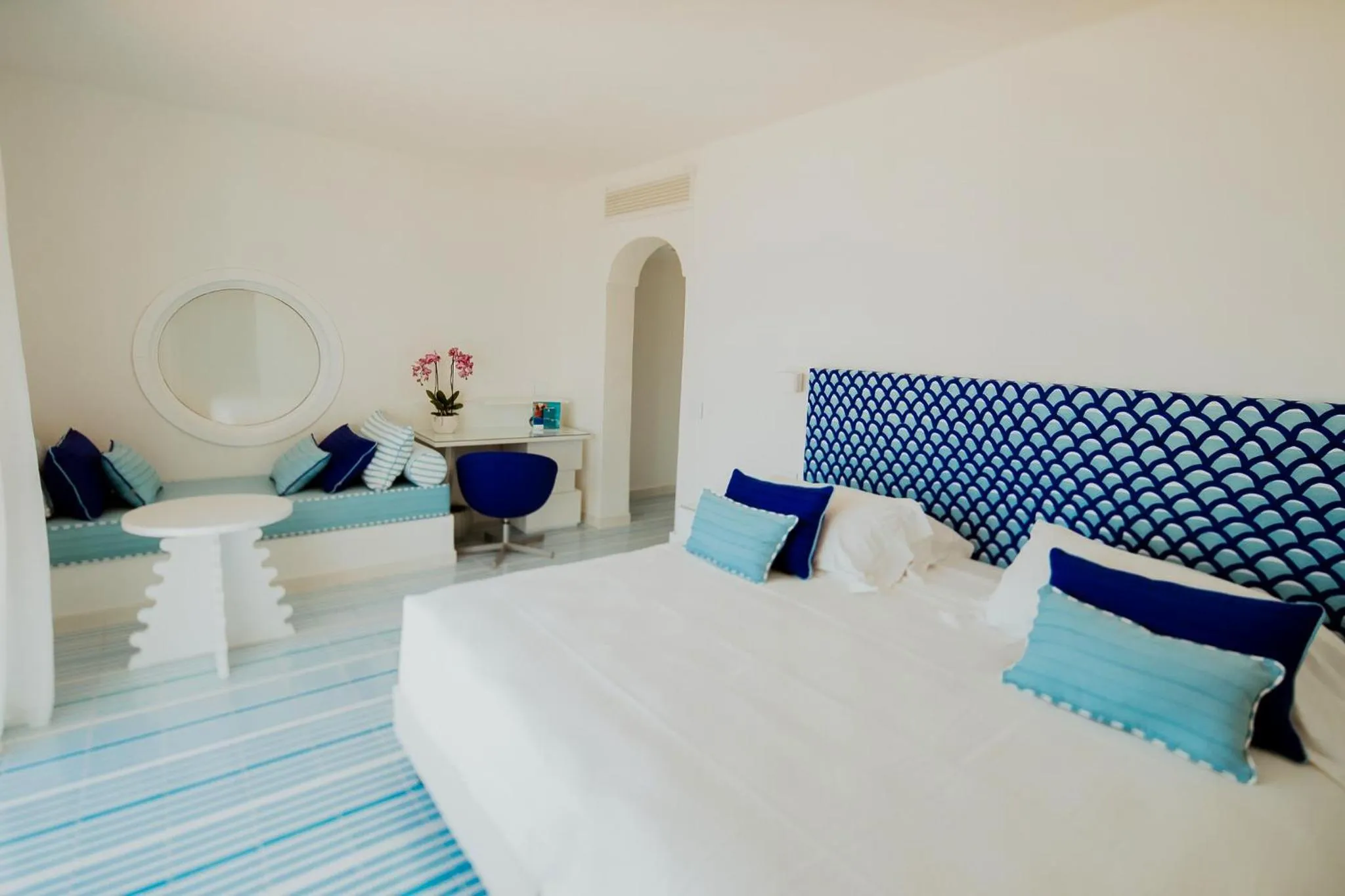 Bed in Hotel Continental Mare