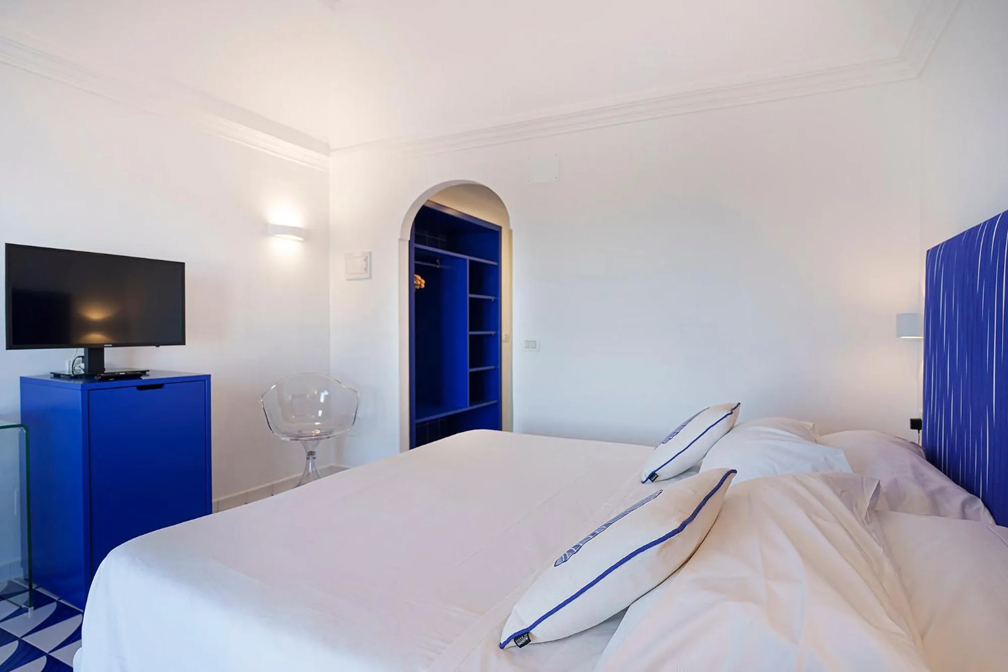 Photo of the whole room, Bed in Hotel Continental Mare