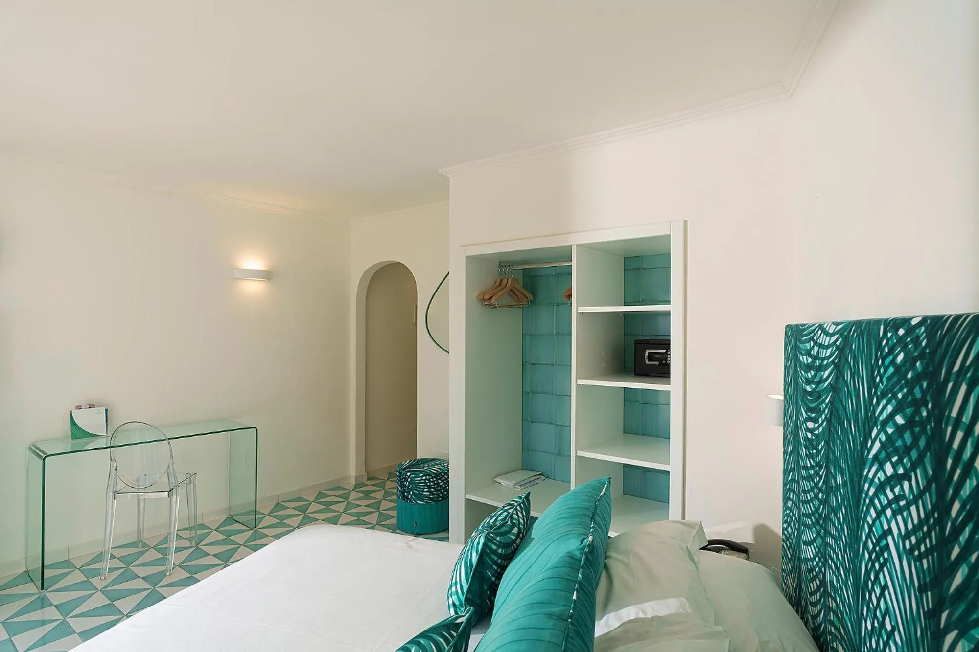 Photo of the whole room, Bed in Hotel Continental Mare