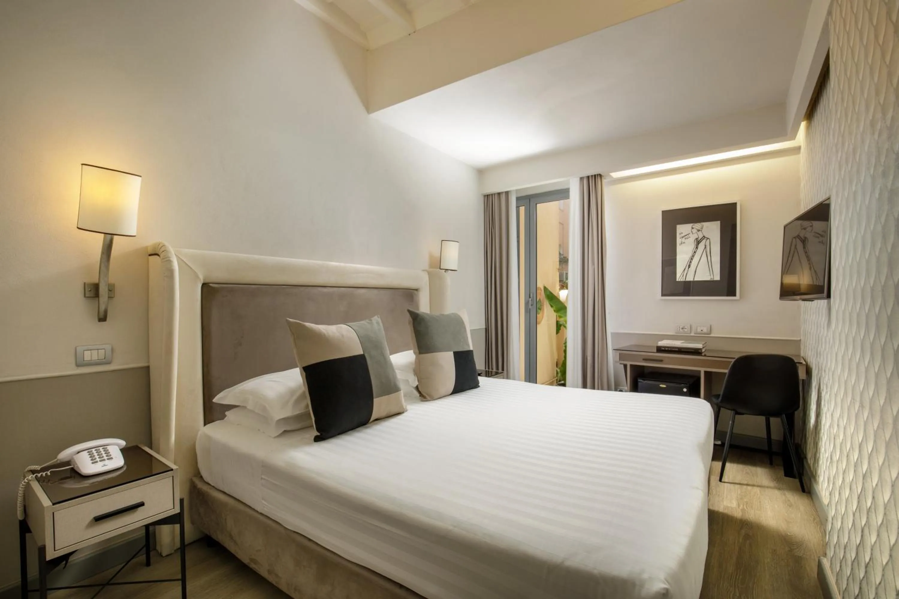 Bedroom, Bed in Condotti Palace